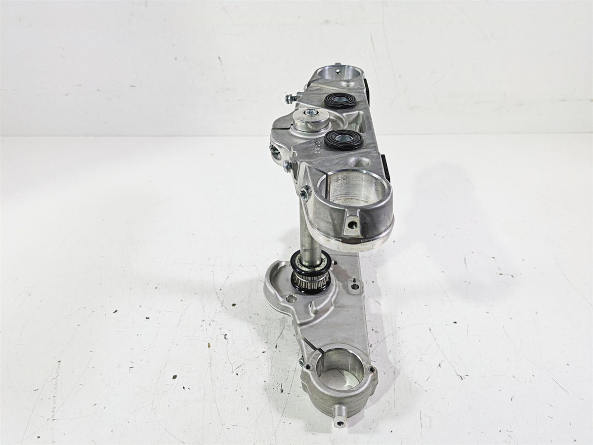 2019 Harley FLHCS Softail Heritage Upper Lower Triple Tree Set 45900181 45900195 {{ shop.shopifyCountryName }} - Mototech271