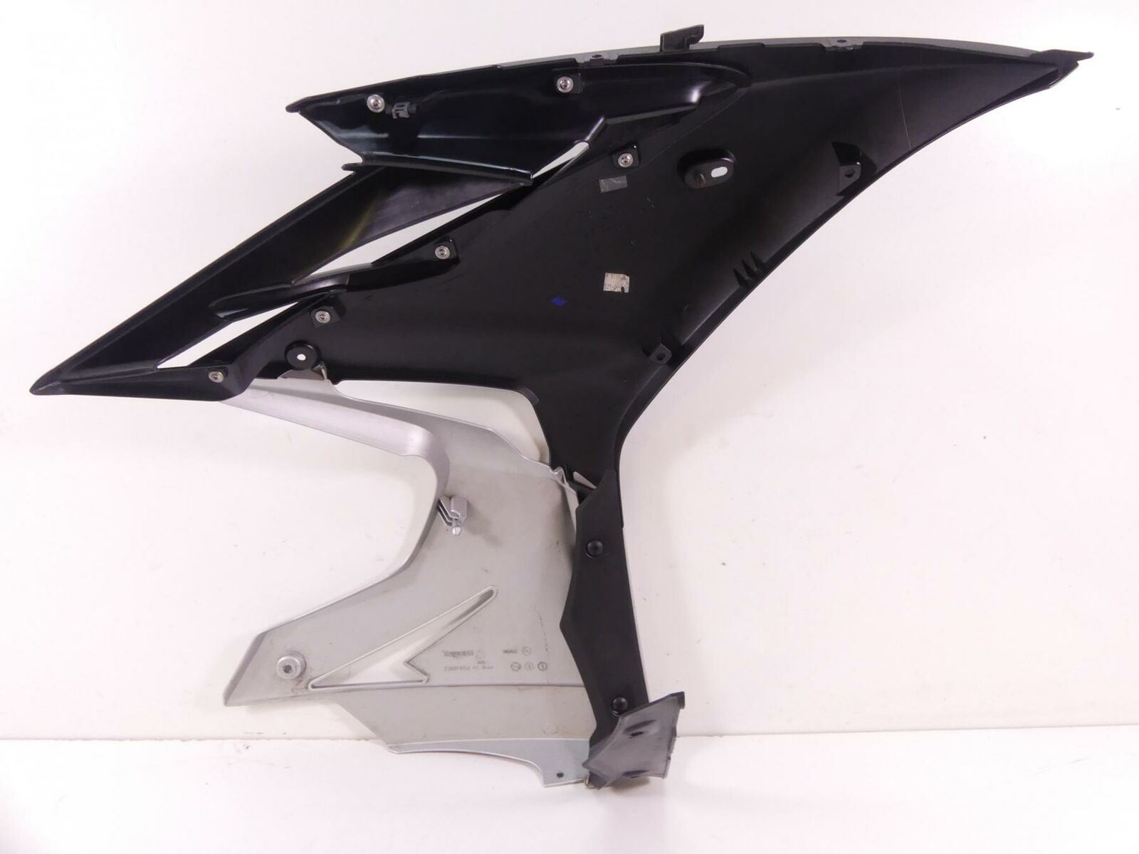 2017 Triumph Daytona 675R Left Main Fairing Cover Cowl T2309455 T2309456 {{ shop.shopifyCountryName }} - Mototech271