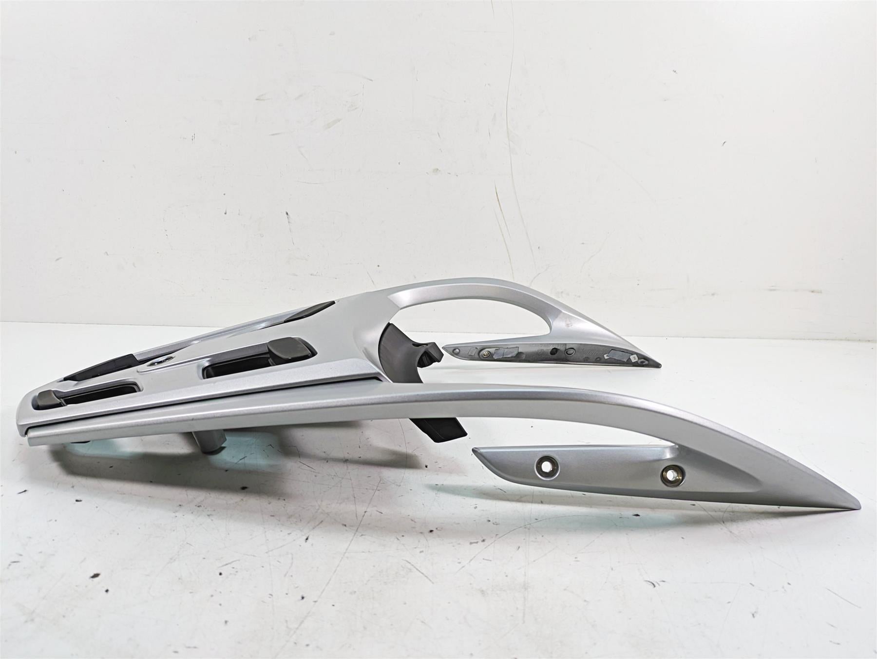 2007 BMW R1200RT K26 Rear Luggage Rack & Grab Handles 46547681144 {{ shop.shopifyCountryName }} - Mototech271