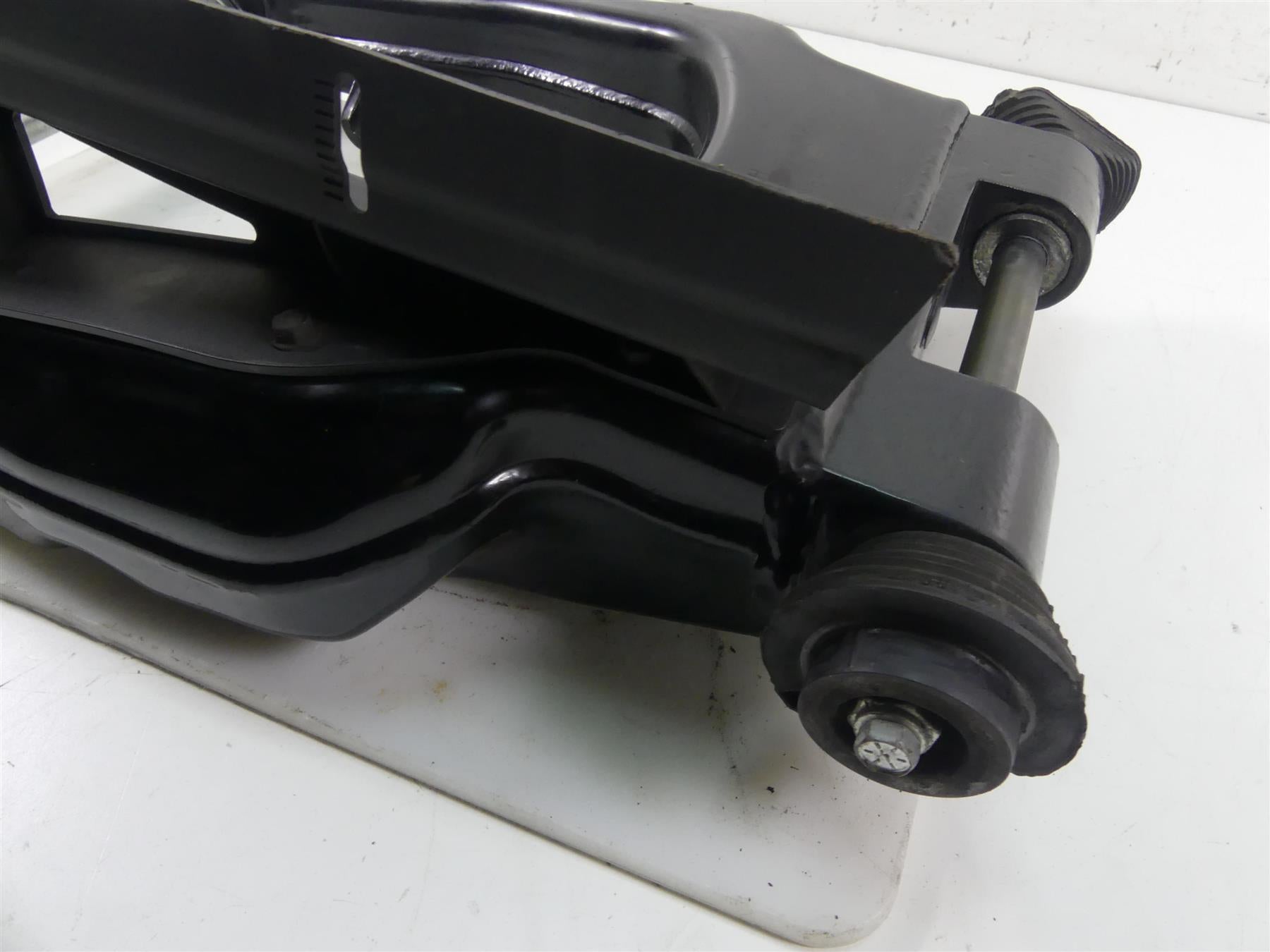 2011 Harley Touring FLTRU Road Glide Rear Swing Arm Swingarm + Axle 45470-09 {{ shop.shopifyCountryName }} - Mototech271