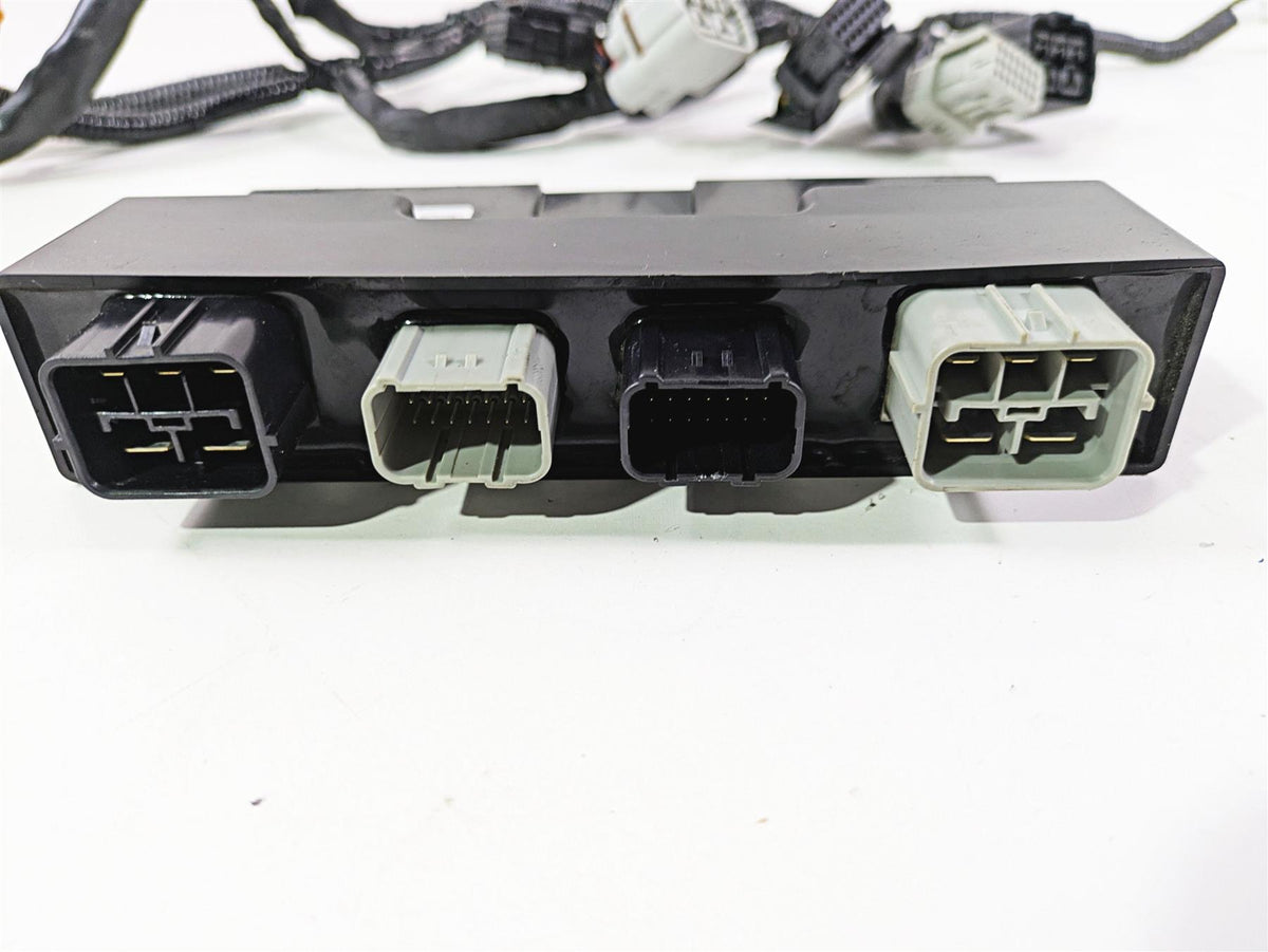 2025 Honda CBR600RR Abs Cdi Ecm Ecu Control Module & Wiring - Read 38600-MJC-L12 {{ shop.shopifyCountryName }} - Mototech271