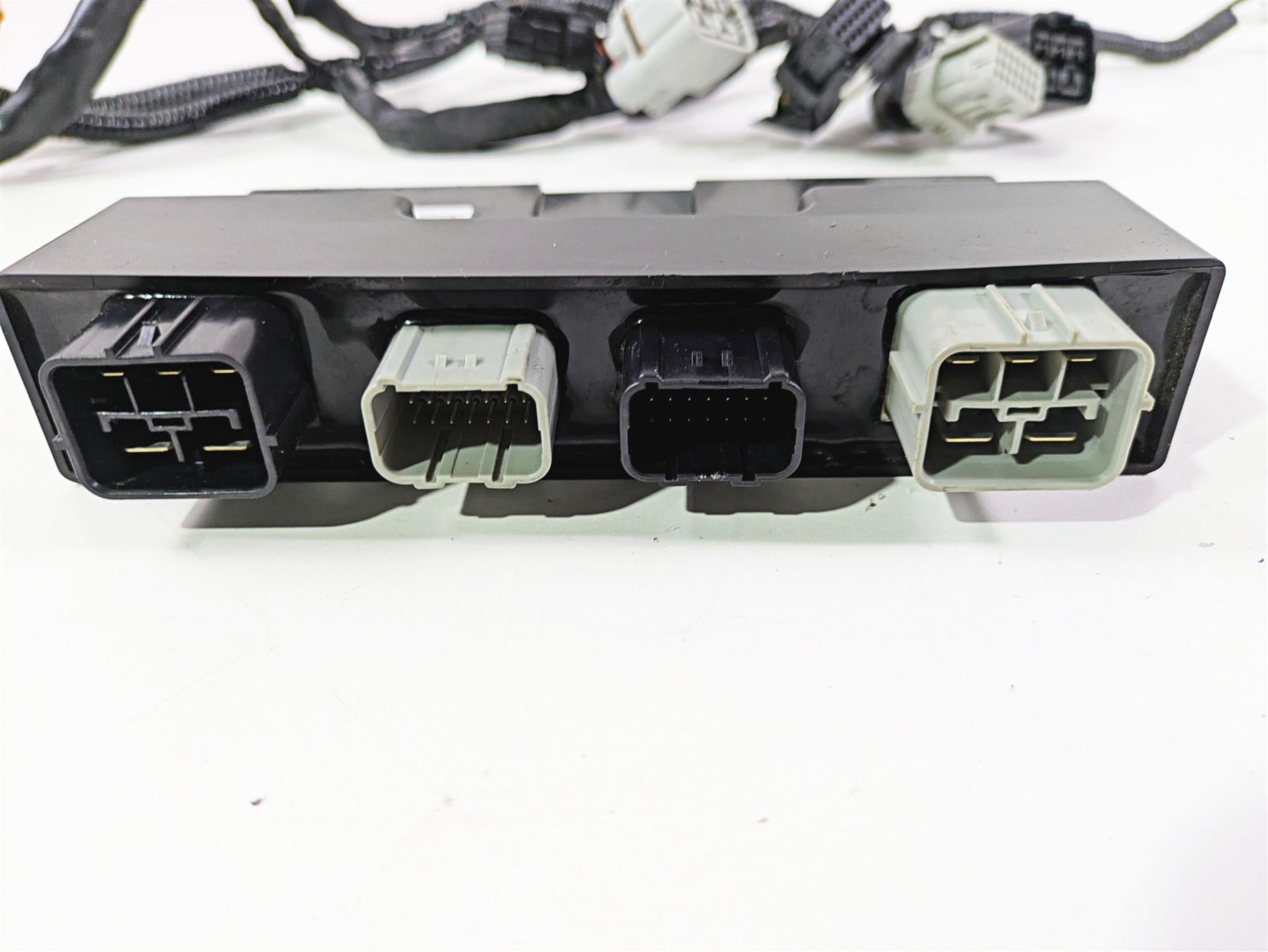 2025 Honda CBR600RR Abs Cdi Ecm Ecu Control Module & Wiring - Read 38600-MJC-L12 {{ shop.shopifyCountryName }} - Mototech271
