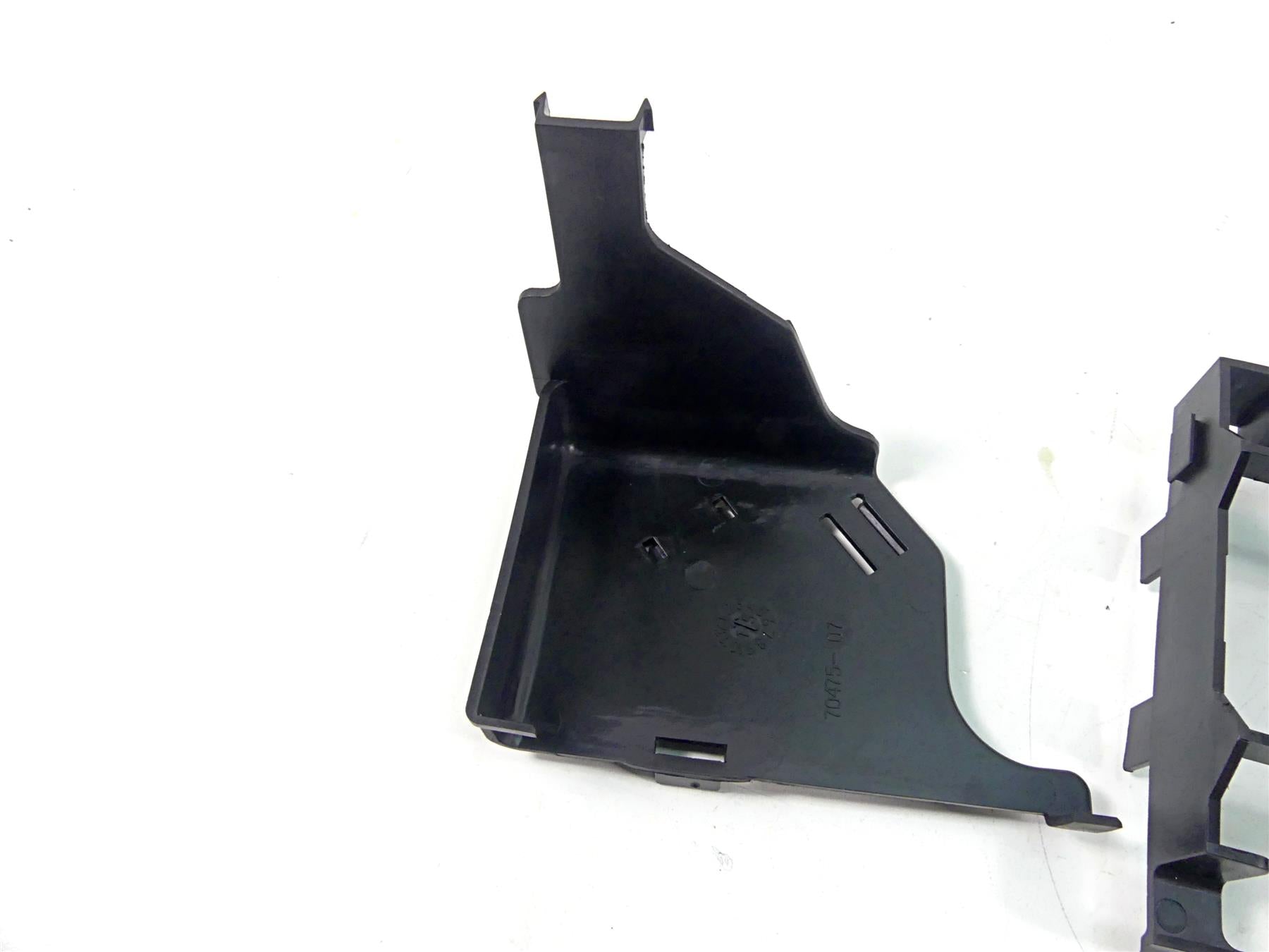 2015 Harley VRSCF Muscle V-Rod Electric Battery Holder Stay Bracket Set 70475-07 {{ shop.shopifyCountryName }} - Mototech271