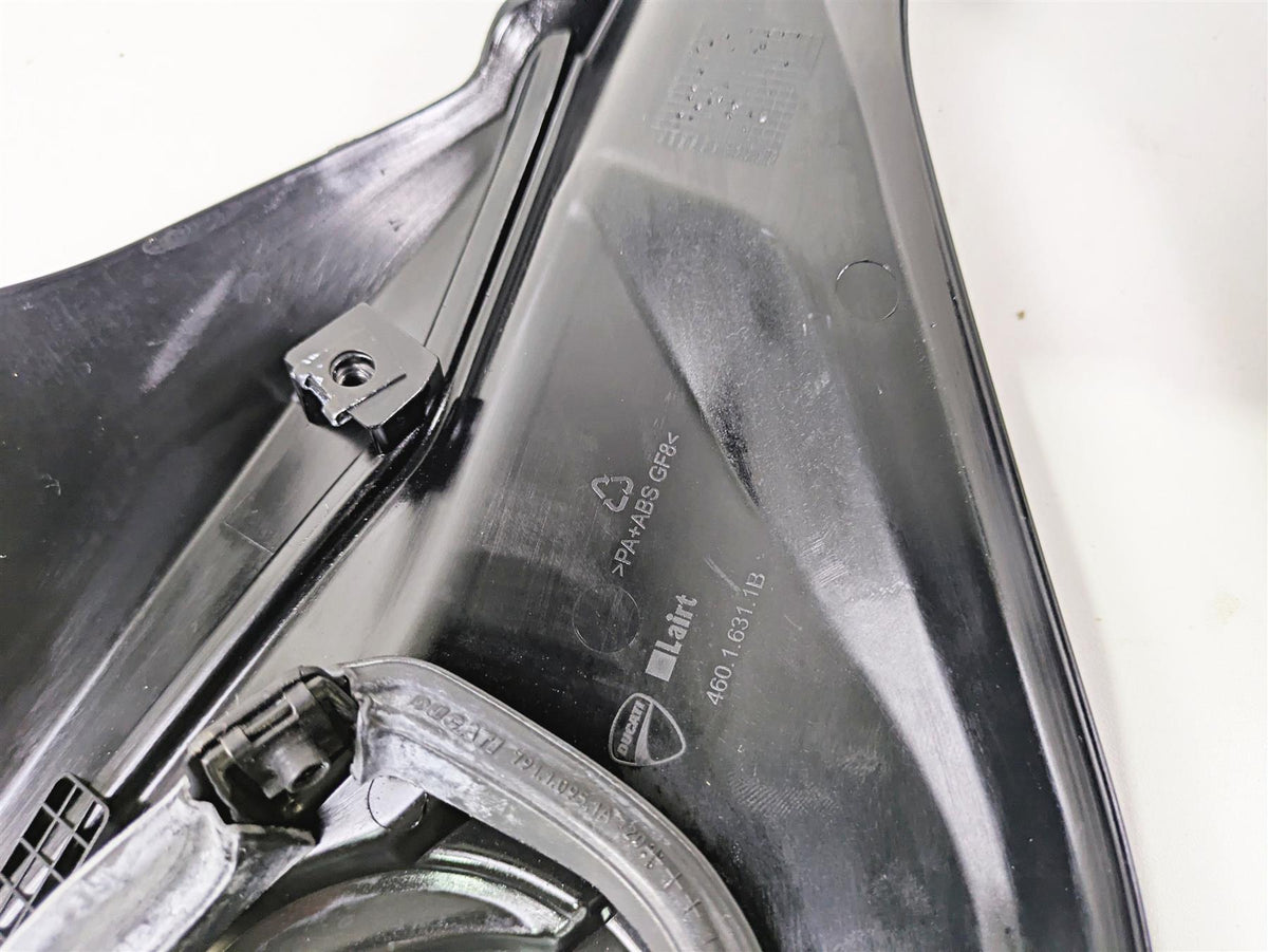 2022 Ducati Streetfighter V2 Molded Infill Cover Fairing Set 46016311B 46016301B {{ shop.shopifyCountryName }} - Mototech271