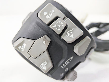 2022 Kawasaki ZX10R ZX1000 Ninja Left Hand Light Control Switch 46091-0576 {{ shop.shopifyCountryName }} - Mototech271
