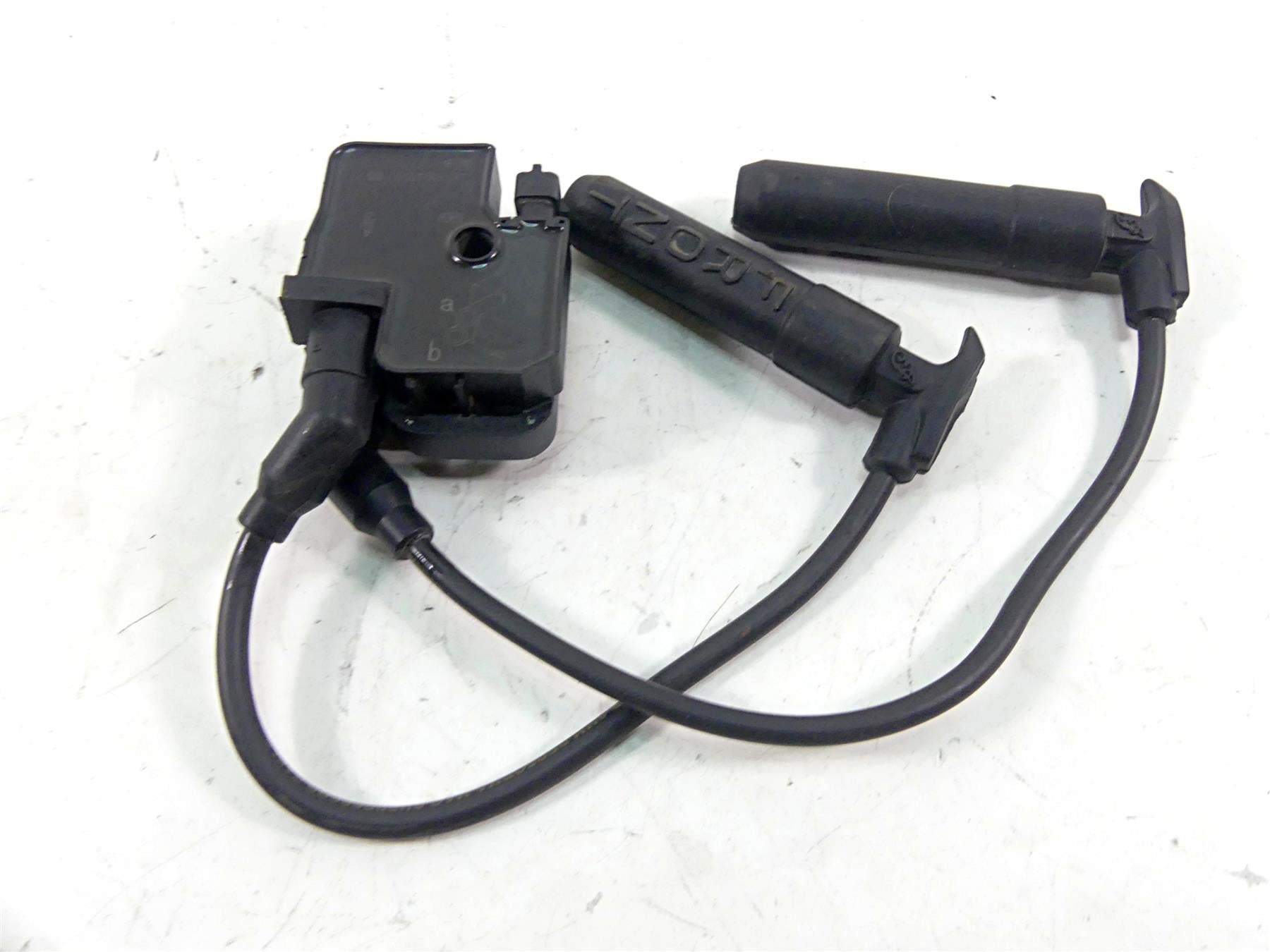 2019 Indian Chieftain Classic Ignition Coil Wires Plugs Set 4010425 2876049 {{ shop.shopifyCountryName }} - Mototech271