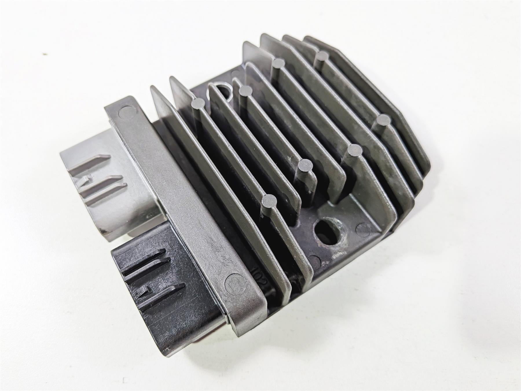 2019 Triumph Speed Triple RS 1050 Rectifier Voltage Regulator T1300675 FH020AA {{ shop.shopifyCountryName }} - Mototech271