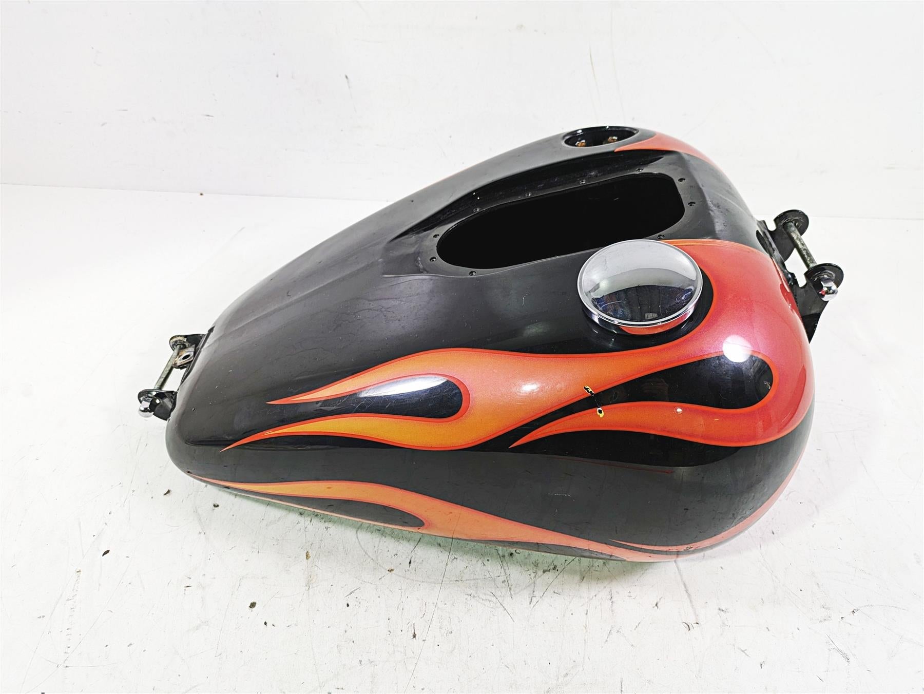 2013 Harley FXDWG Dyna Wide Glide Fuel Gas Petrol Tank Flames 61000707 {{ shop.shopifyCountryName }} - Mototech271