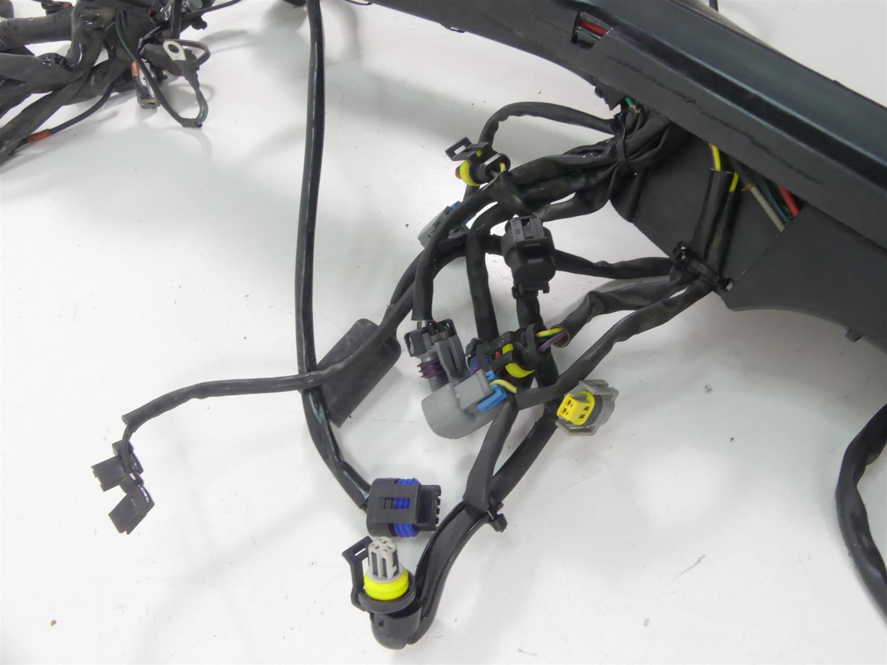 2007 Harley FLHTCU SE CVO Electra Glide Main Wiring Harness Loom No Cut 70992-07 {{ shop.shopifyCountryName }} - Mototech271