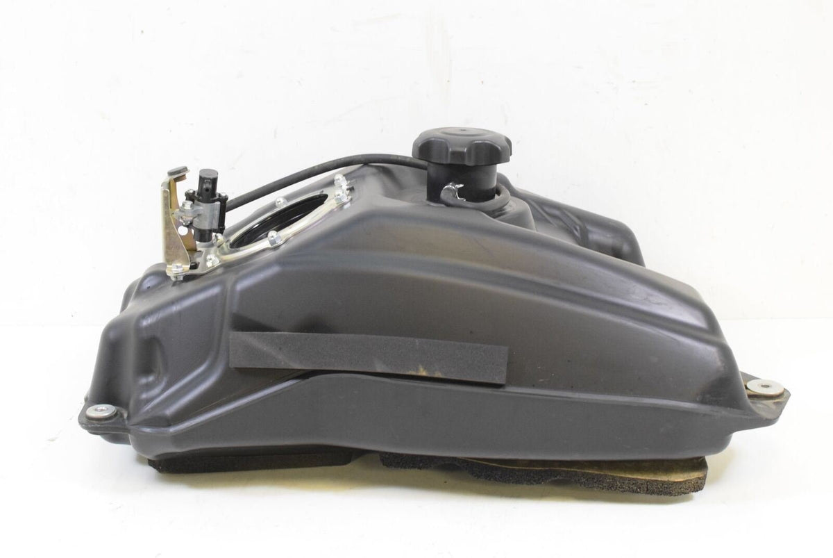 2018 Yamaha Kodiak 450 4WD Fuel Gas Petrol Tank Reservoir BB5-F4110-01-00 {{ shop.shopifyCountryName }} - Mototech271