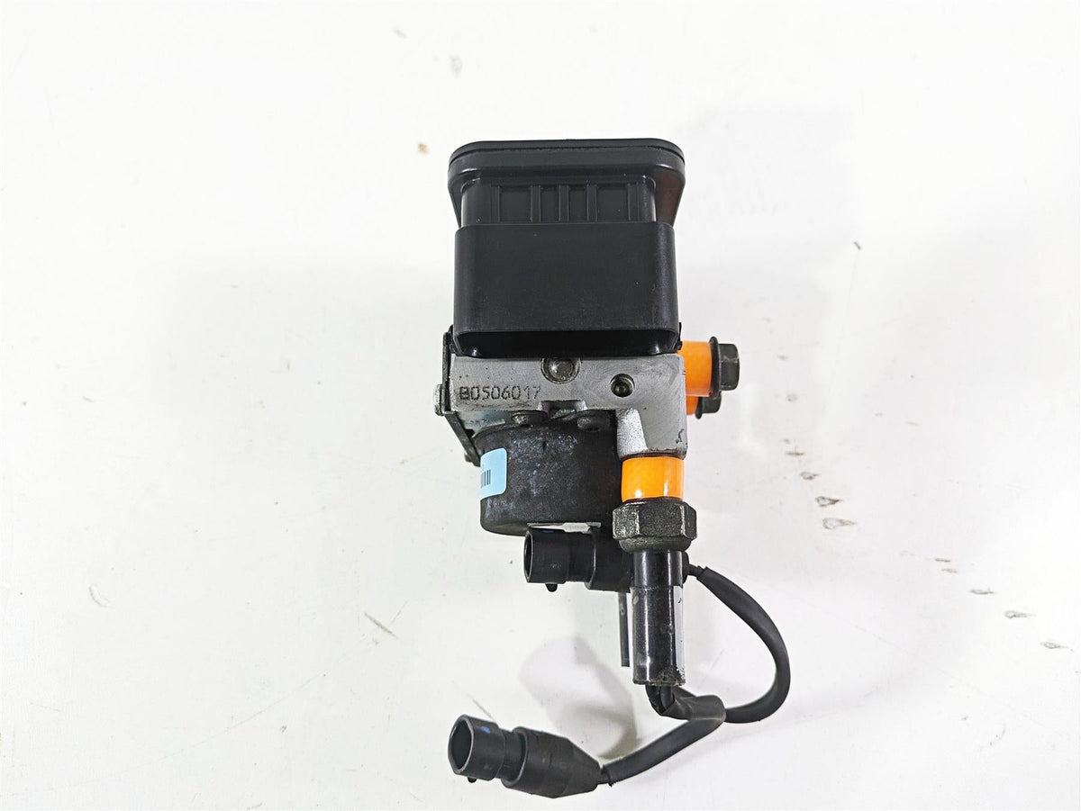 2018 Indian Chieftain Dark Horse Abs Brake Pump Module Unit 2204981 {{ shop.shopifyCountryName }} - Mototech271