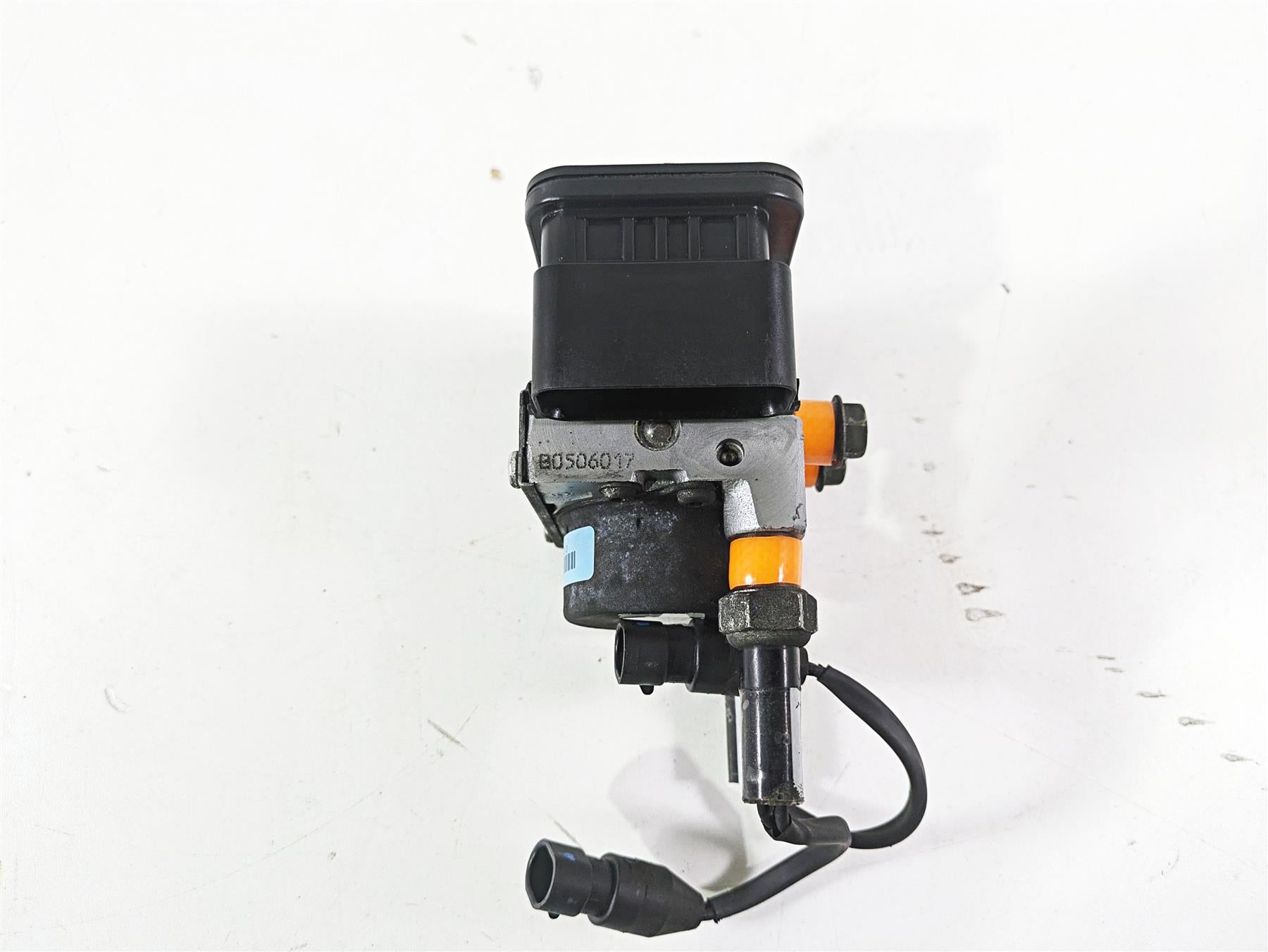 2018 Indian Chieftain Dark Horse Abs Brake Pump Module Unit 2204981 {{ shop.shopifyCountryName }} - Mototech271
