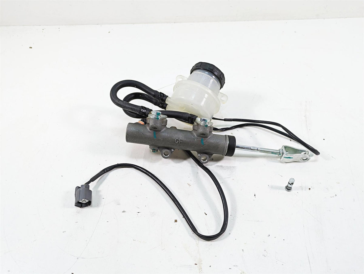 2021 CFMoto Zforce 500 Trail Main Brake Master Cylinder 5BWB-081100-00002 {{ shop.shopifyCountryName }} - Mototech271