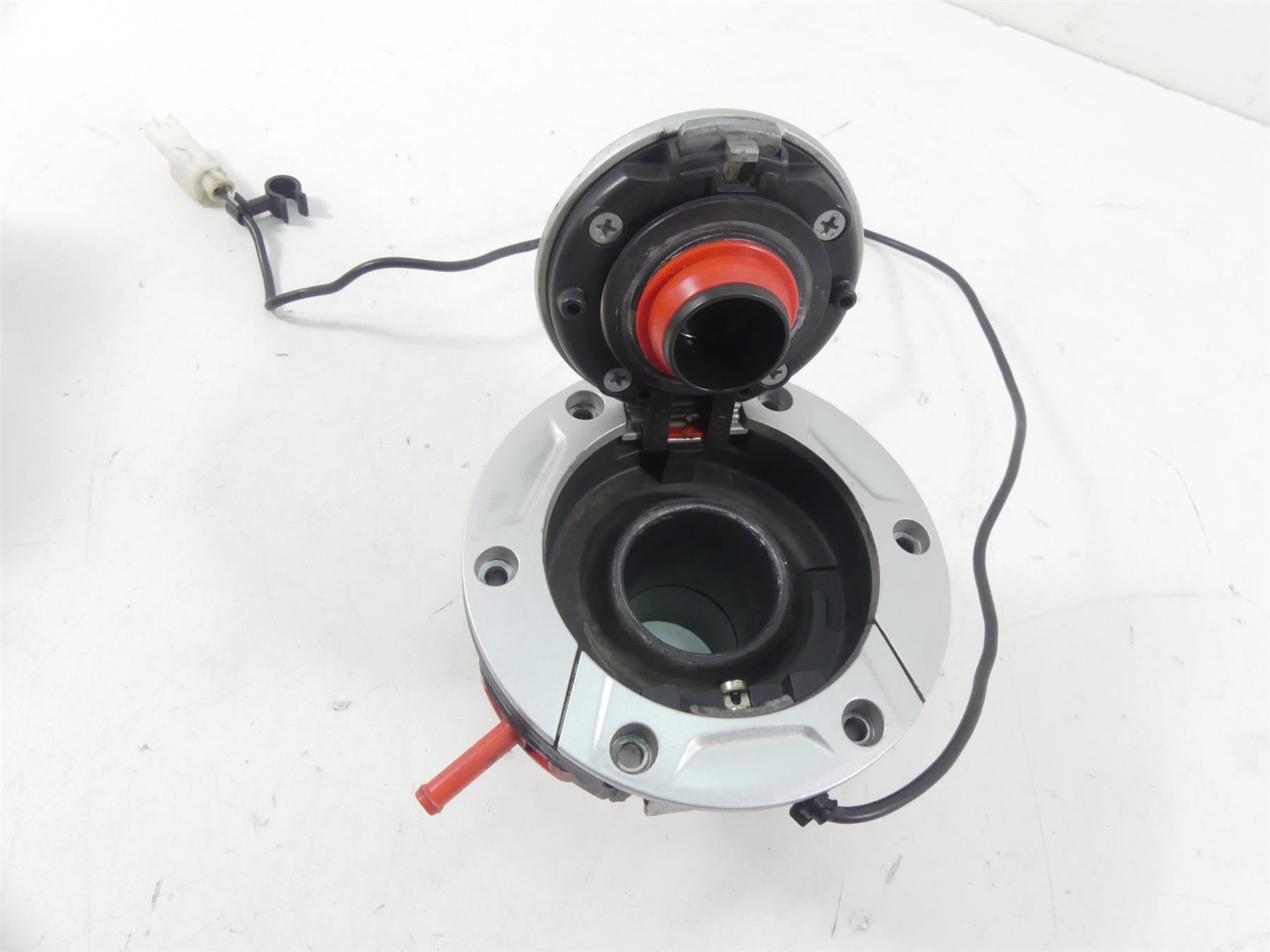 2015 BMW R1200RT K52 Keyless Fuel Gas Petrol Tank Cap + Mounts 16118552106 {{ shop.shopifyCountryName }} - Mototech271