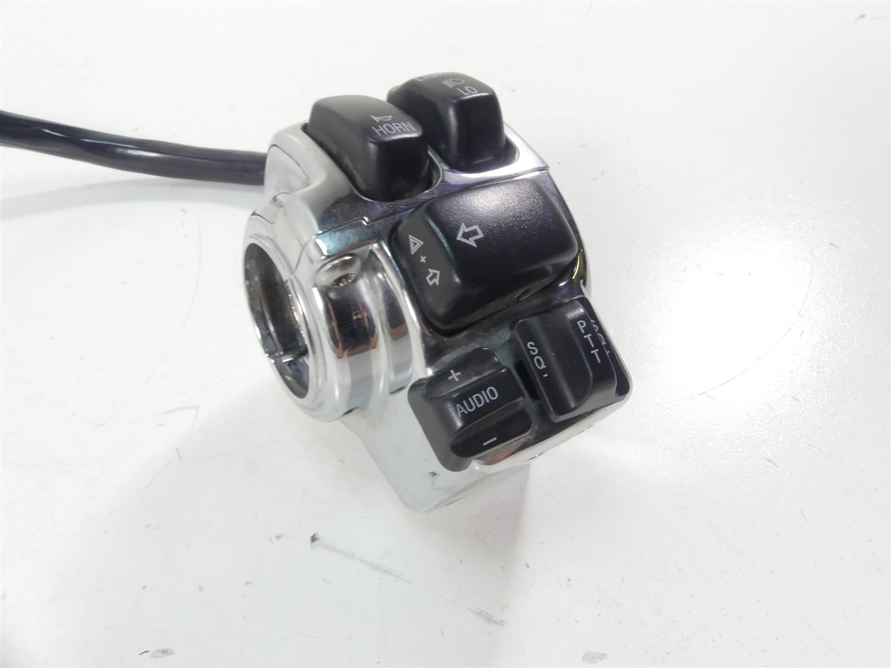 2007 Harley FLHTCU SE CVO Electra Glide Left Hand Audio Control Switch 71682-06 {{ shop.shopifyCountryName }} - Mototech271