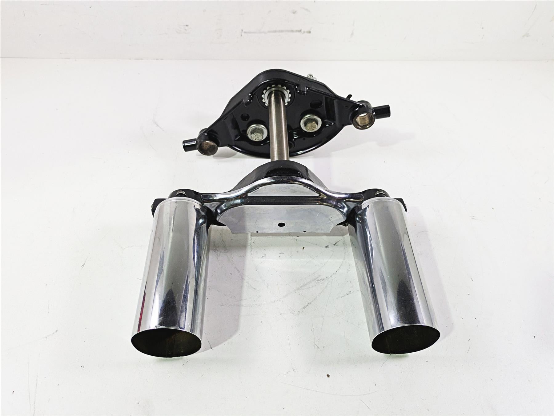 2011 Harley Touring FLHTCUSE CVO E-Glide Lower Upper Triple Tree Set 45446-09 {{ shop.shopifyCountryName }} - Mototech271