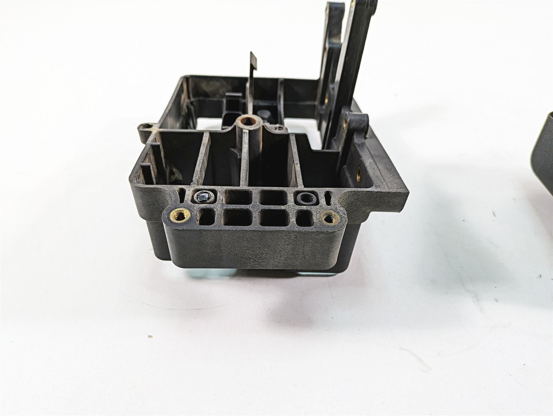 2009 Harley FXDF Dyna Fat Bob Electrical Tray Holder Stay & Cover Set 70367-04 {{ shop.shopifyCountryName }} - Mototech271