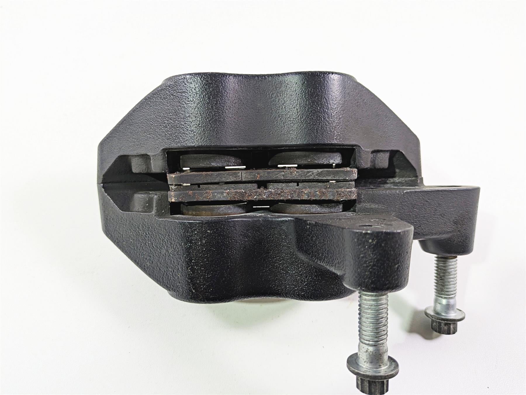 2018 Harley FLHCS Softail Heritage 115th Front Brake Caliper 41300095 {{ shop.shopifyCountryName }} - Mototech271