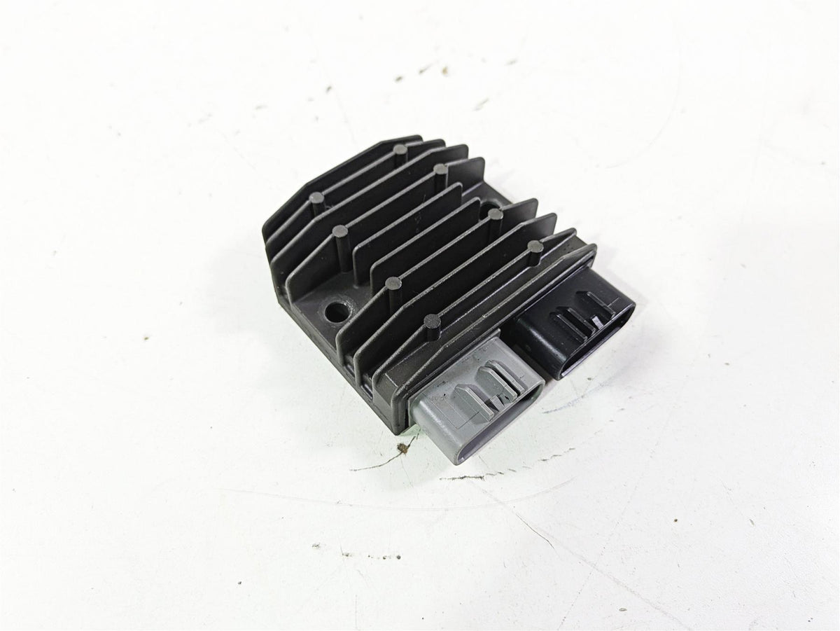2012 Yamaha XT1200 Super Tenere Rectifier Voltage Regulator 1D7-81960-00 FH012AA {{ shop.shopifyCountryName }} - Mototech271