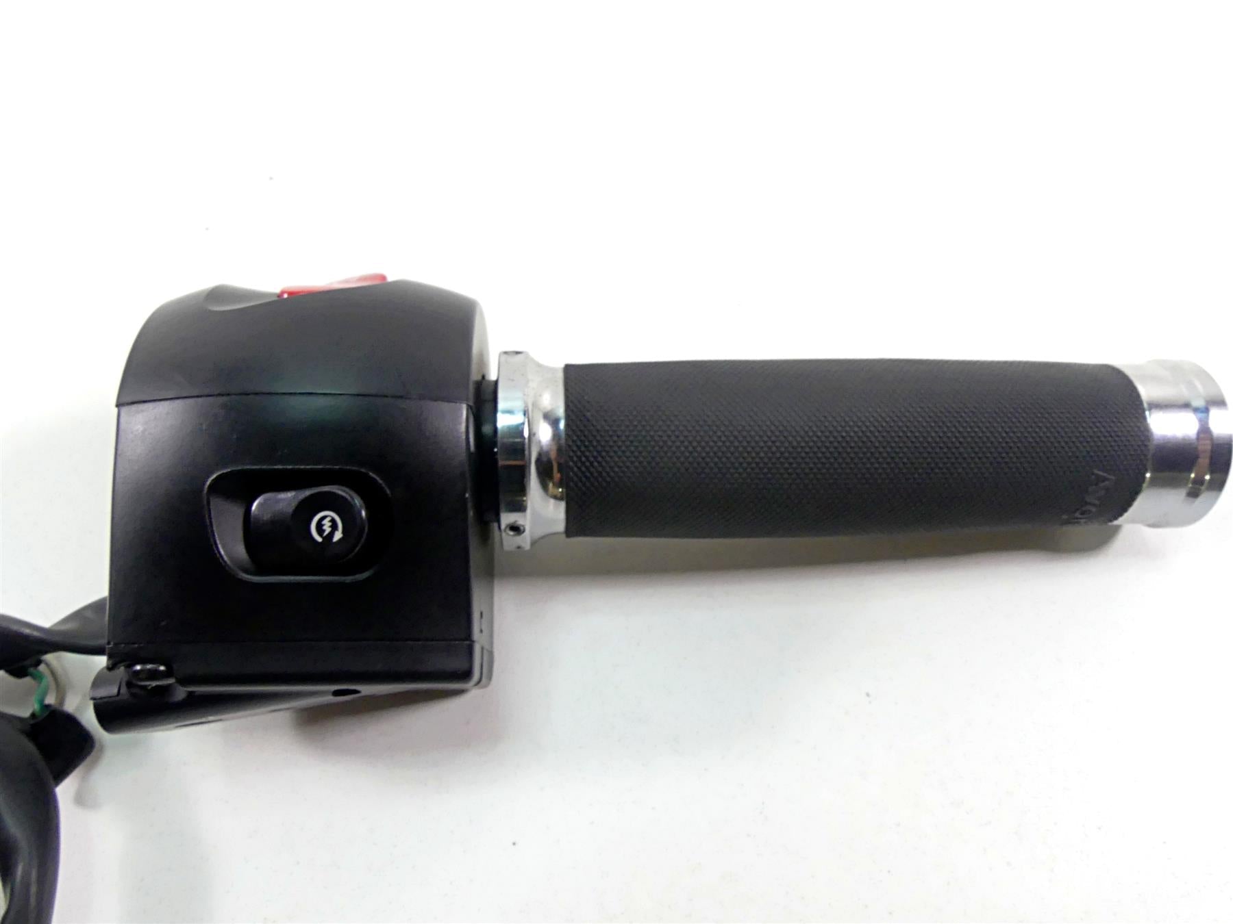 2011 Victory Cross Country Right Control Switch & Throttle Grips - Read 4011357 {{ shop.shopifyCountryName }} - Mototech271