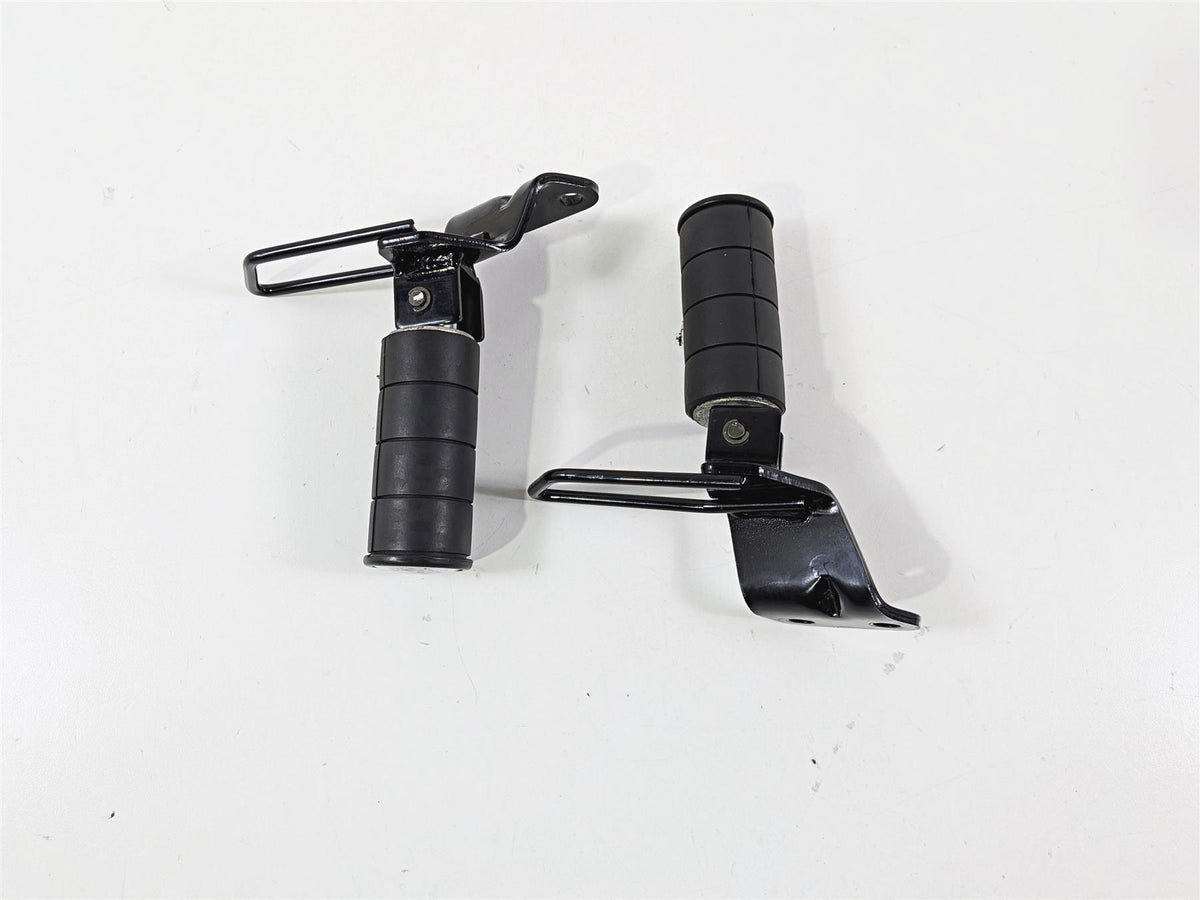 2005 Suzuki VZ800 M50 Boulevard Passenger Footpeg Set 43600-39G00 43700-39G00 {{ shop.shopifyCountryName }} - Mototech271