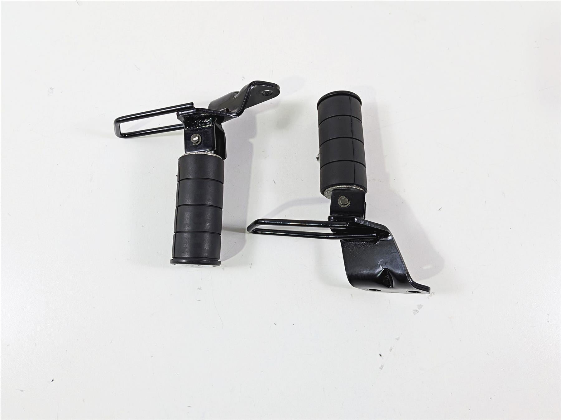 2005 Suzuki VZ800 M50 Boulevard Passenger Footpeg Set 43600-39G00 43700-39G00 {{ shop.shopifyCountryName }} - Mototech271