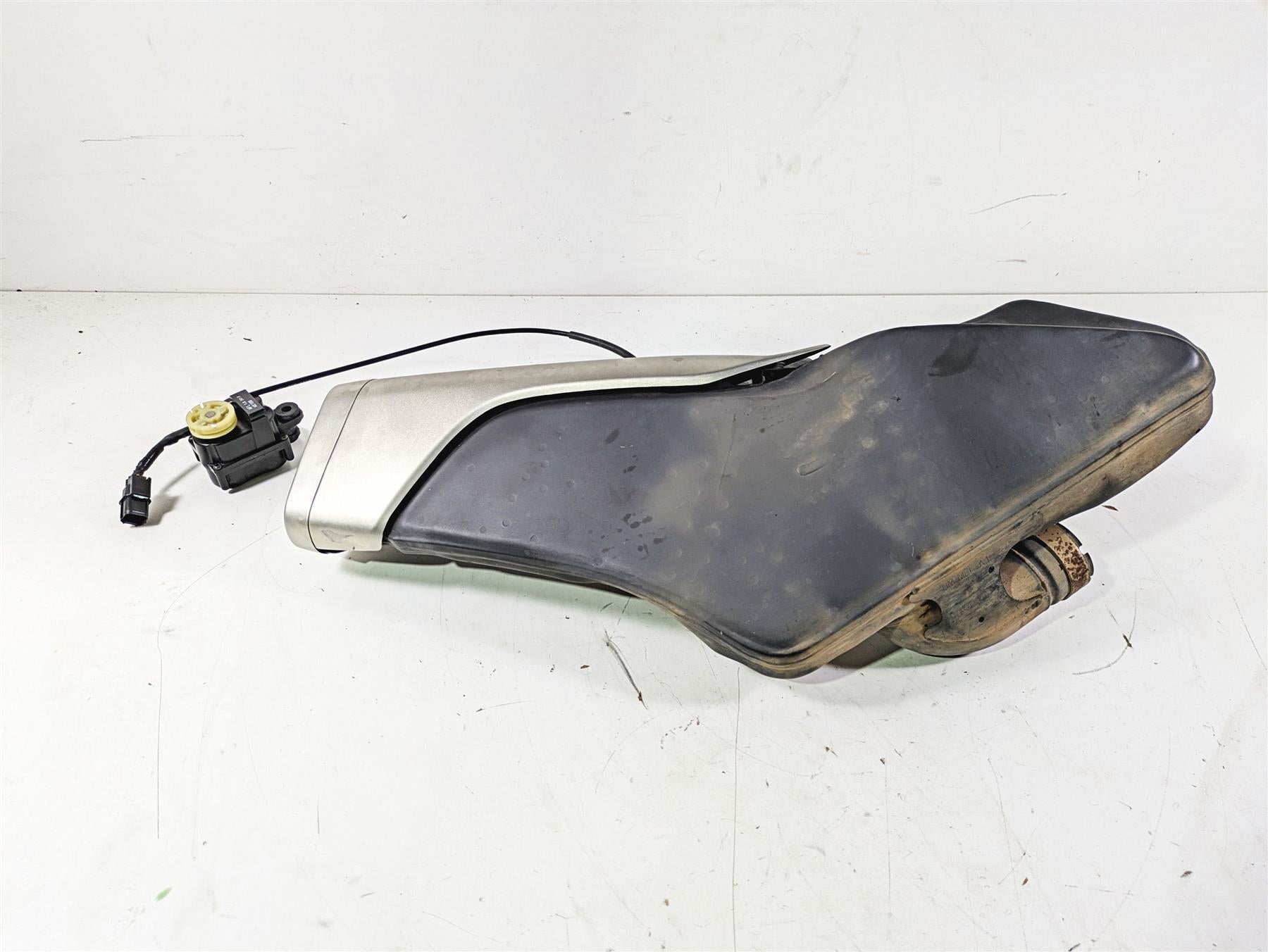 2008 Honda CBR1000RR SC59 Exhaust Muffler Silencer Pipe + Servo 18310-MFL-672 | Mototech271