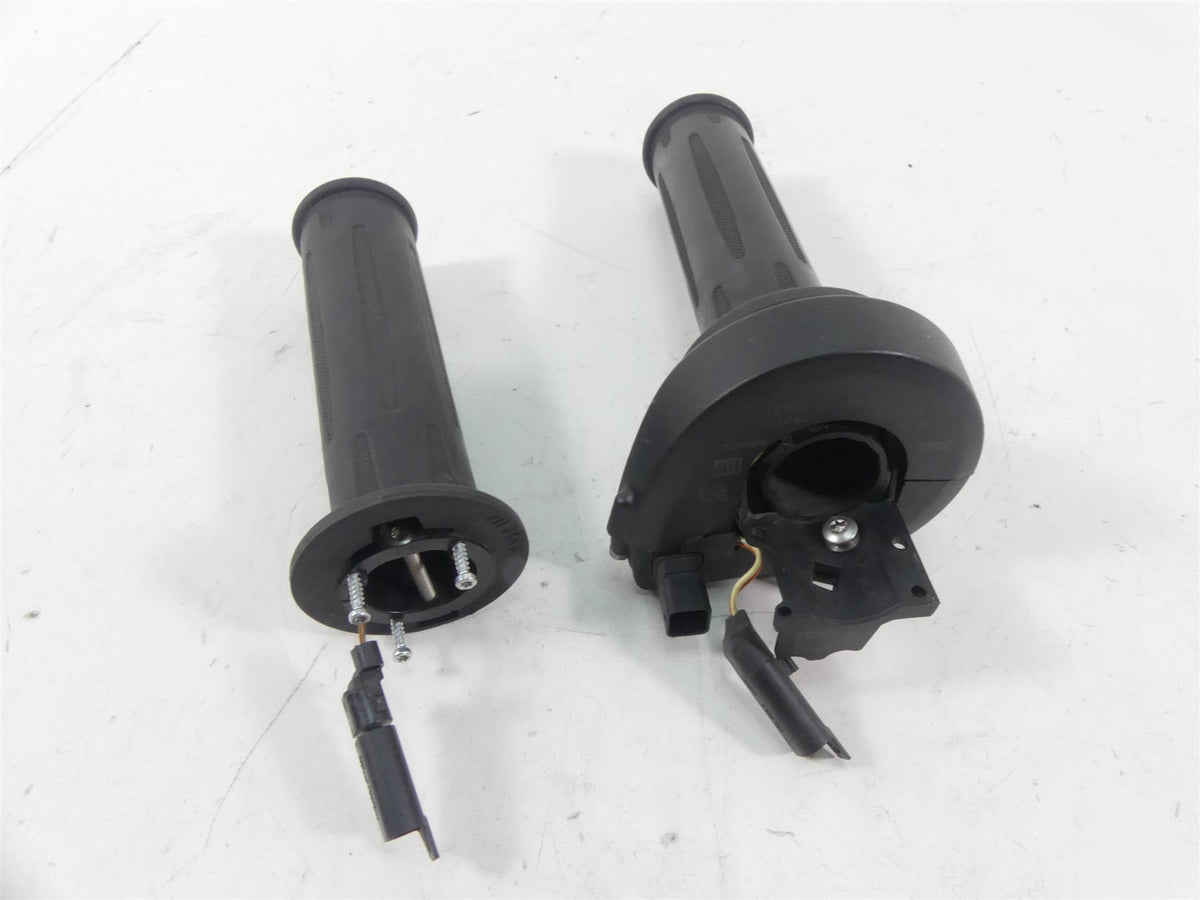 2017 BMW R1200RT K52 Heated Left Right Throttle Grip Set 61318552117 61318552122 {{ shop.shopifyCountryName }} - Mototech271