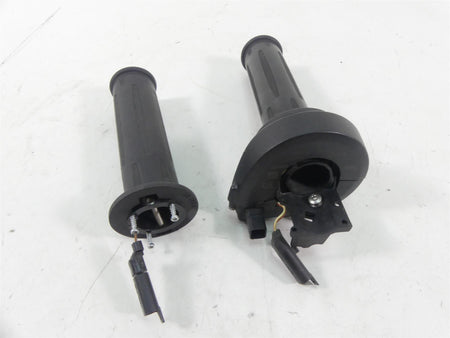 2017 BMW R1200RT K52 Heated Left Right Throttle Grip Set 61318552117 61318552122 {{ shop.shopifyCountryName }} - Mototech271