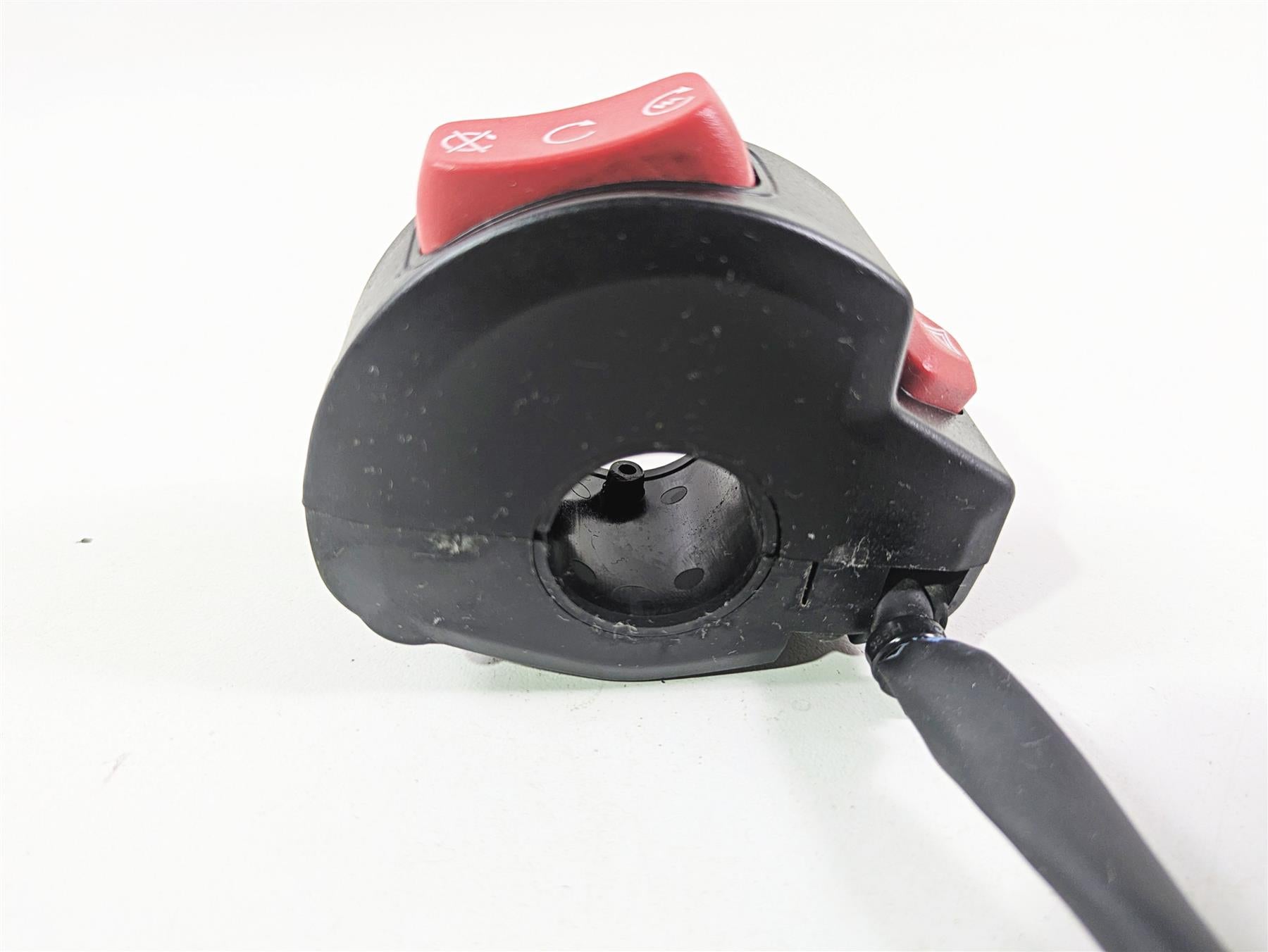 2024 Triumph Street Triple 765 R Right Hand Start Stop Control Switch T2043559 {{ shop.shopifyCountryName }} - Mototech271
