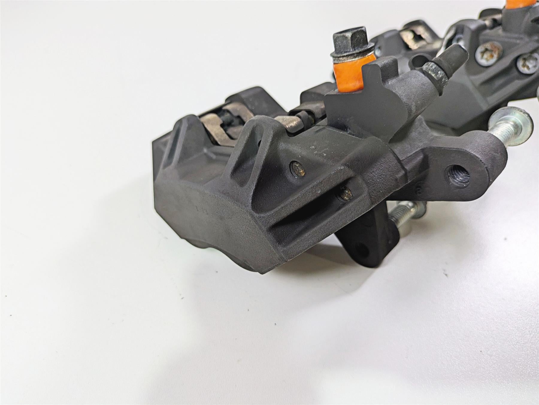 2009 Harley XR1200 Sportster Front Brake Caliper Set 42943-08 42944-08 {{ shop.shopifyCountryName }} - Mototech271