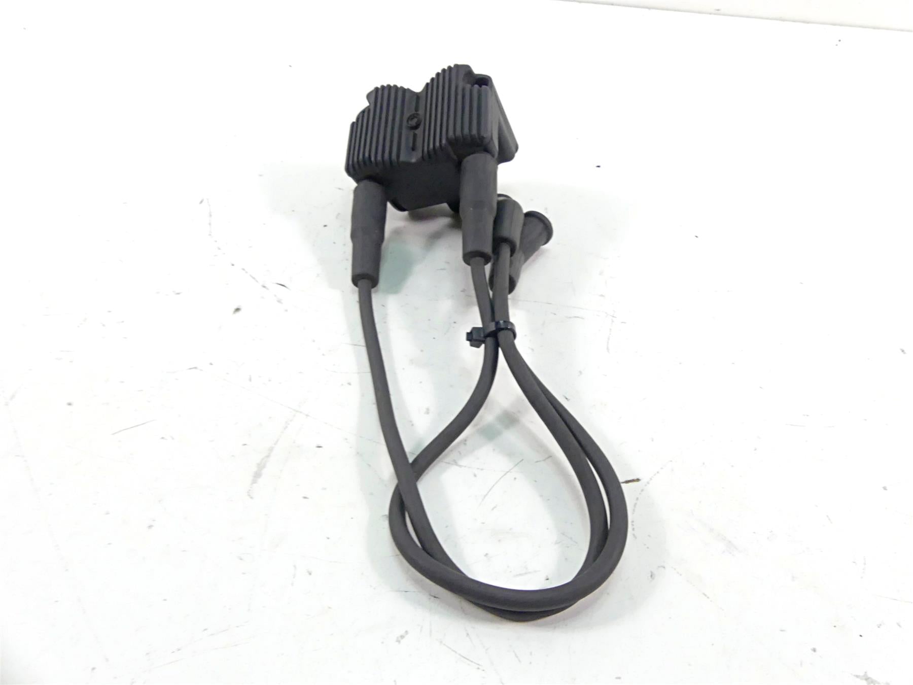 2006 Harley Touring FLHTCU SE E-Glide Ignition Coil Wires Plugs 31743-01 {{ shop.shopifyCountryName }} - Mototech271