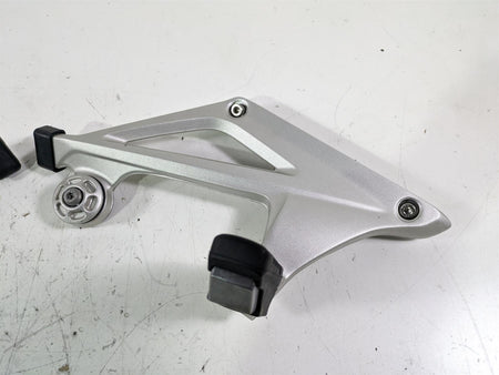 2022 BMW R1250 RT K052 Rear Passenger Foot Peg Rest Set 46718534789 46718534790 {{ shop.shopifyCountryName }} - Mototech271