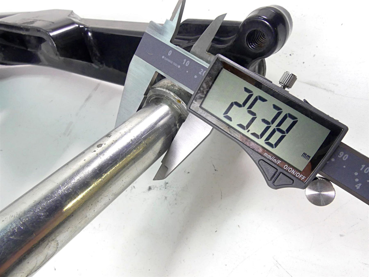 2004 Harley Touring FLHTCUI Electra Glide Swingarm Swing Arm 1" Axle 47549-02A {{ shop.shopifyCountryName }} - Mototech271
