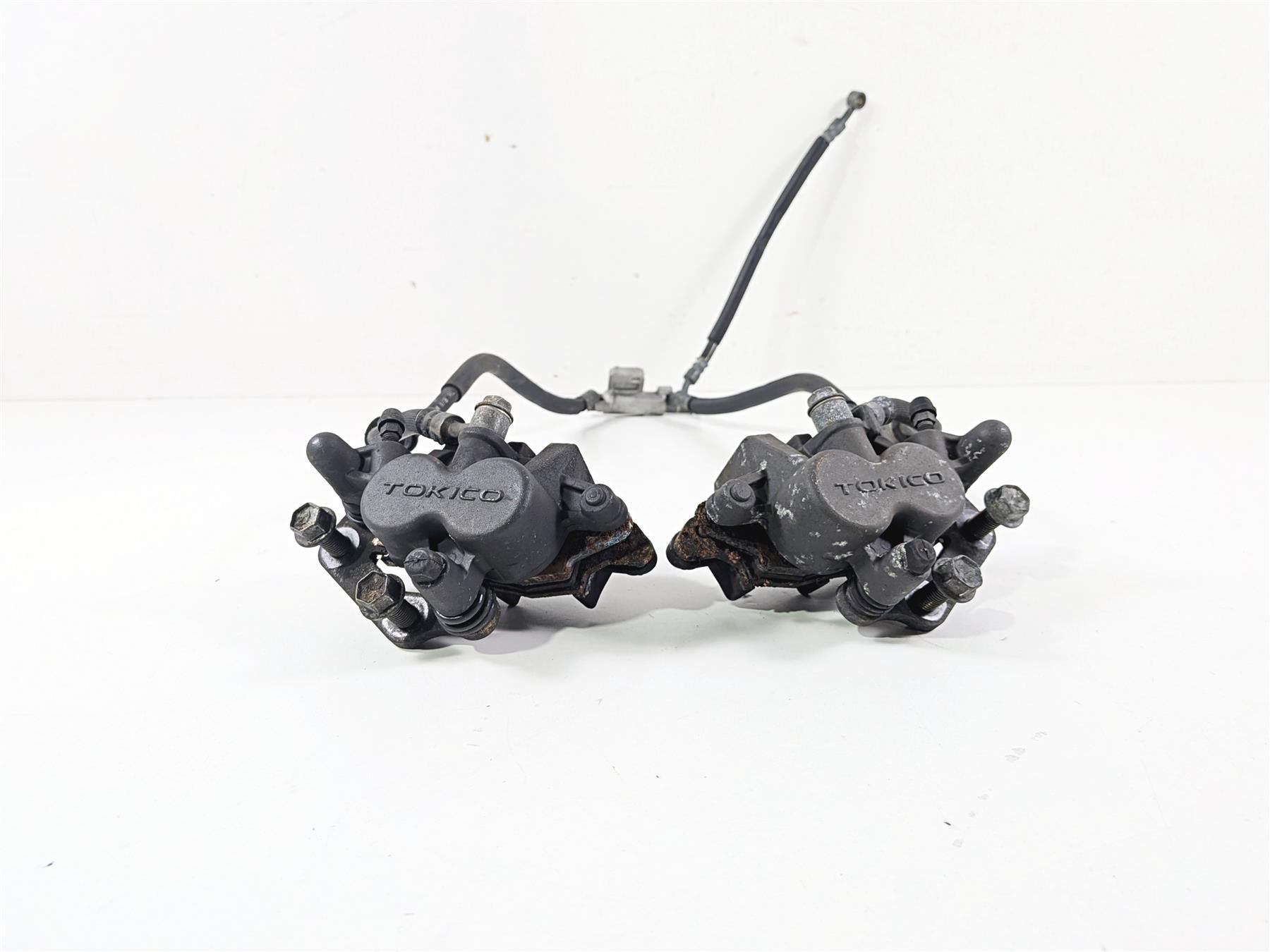 2005 Suzuki GSX600F Katana Front Brake Caliper Set Tokico 59100-33D90-999 {{ shop.shopifyCountryName }} - Mototech271