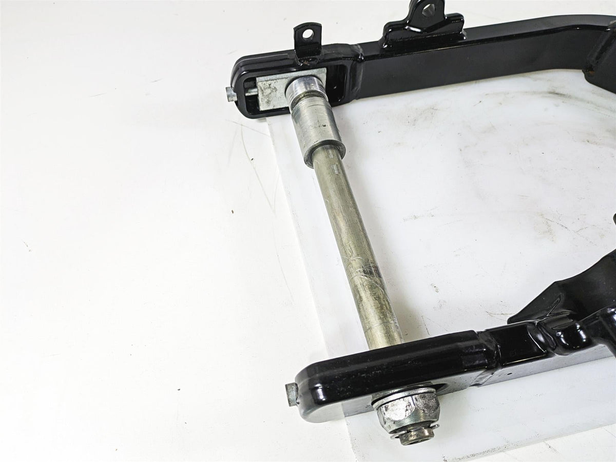 2017 Harley Dyna FXDB Street Bob Swingarm & Belt Guards & 25mm Axle 47820-10 {{ shop.shopifyCountryName }} - Mototech271