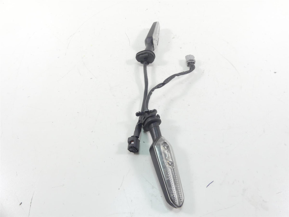 2022 Yamaha MT09 FZ09 Front Turn Signal Blinker Set B7N-83310-10-00 {{ shop.shopifyCountryName }} - Mototech271