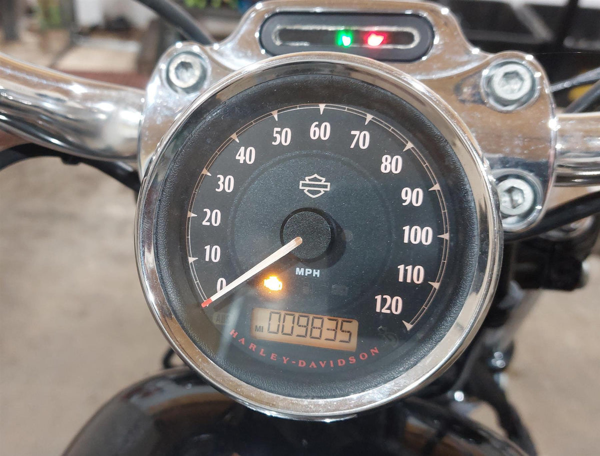 2018 Harley Sportster XL1200 Custom Speedometer Gauge Instrument - 9K 70900221A {{ shop.shopifyCountryName }} - Mototech271