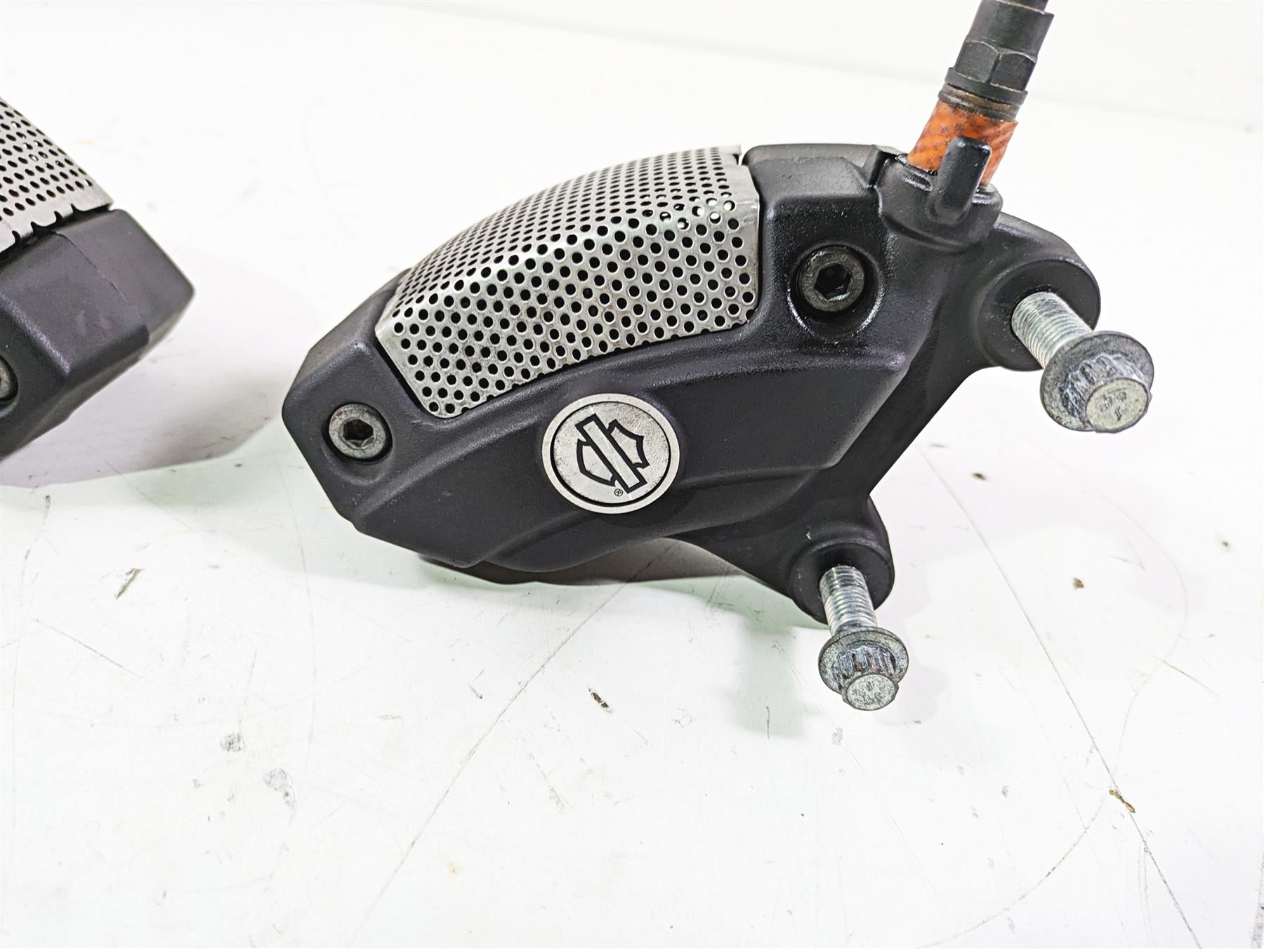 2015 Harley Touring FLHTKL E -Glide Low Front Brake Caliper Set 43027-08 {{ shop.shopifyCountryName }} - Mototech271