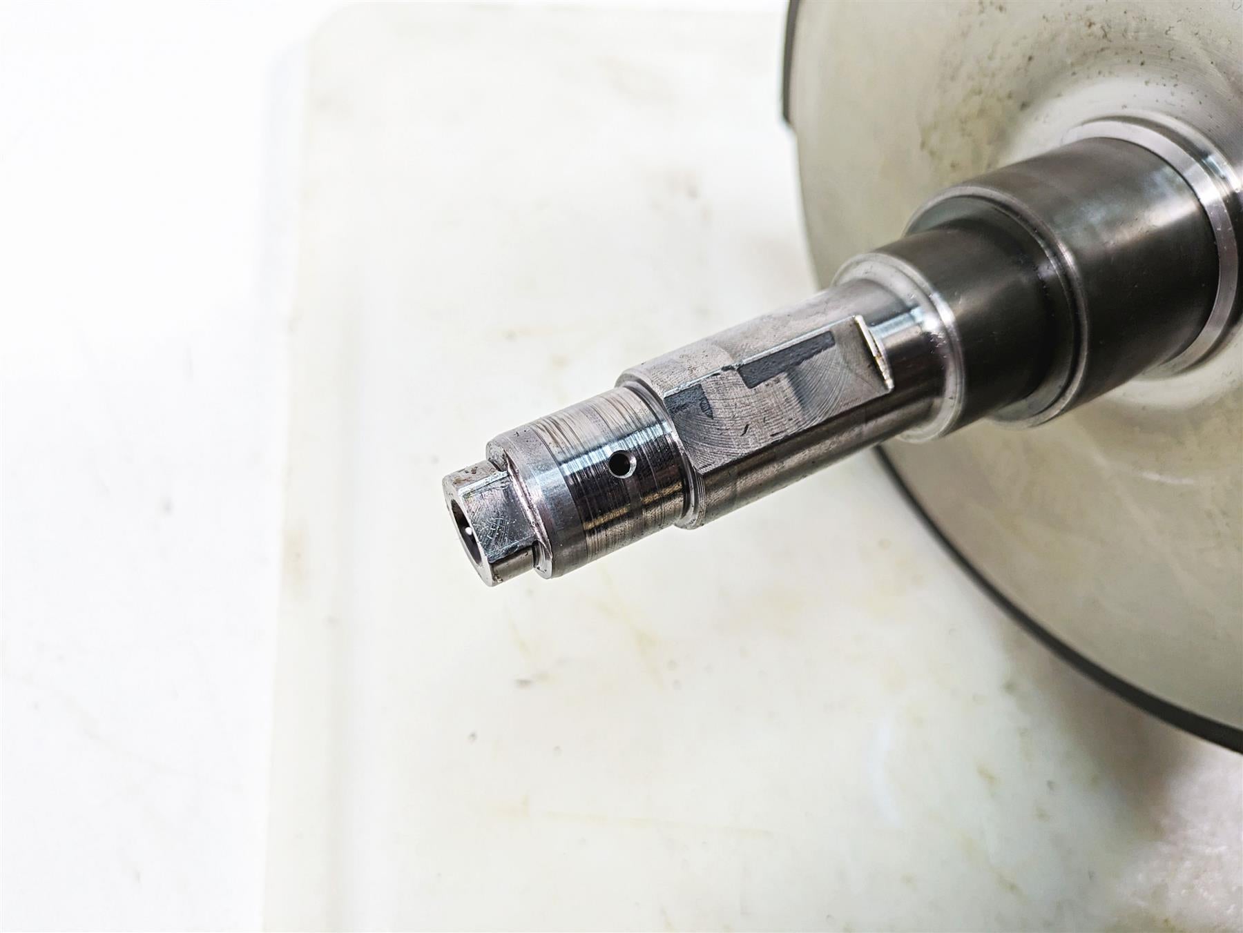 2009 Harley FXDC Dyna Super Glide Custom Crank Shaft Flywheel - Read 24100021 {{ shop.shopifyCountryName }} - Mototech271
