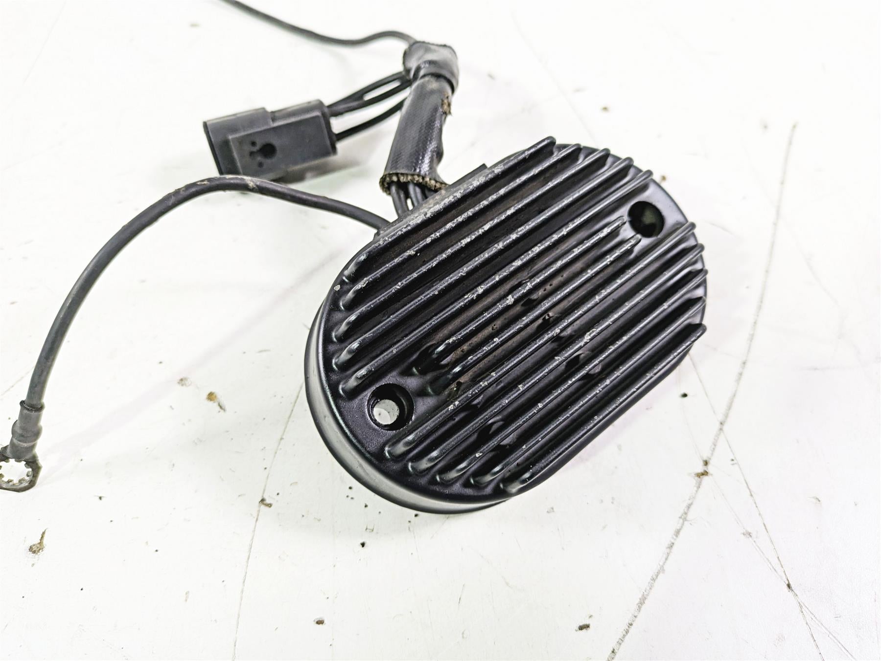 2005 Harley Softail FLSTSCI Heritage Springer Rectifier Volt Regulator 74540-01 {{ shop.shopifyCountryName }} - Mototech271
