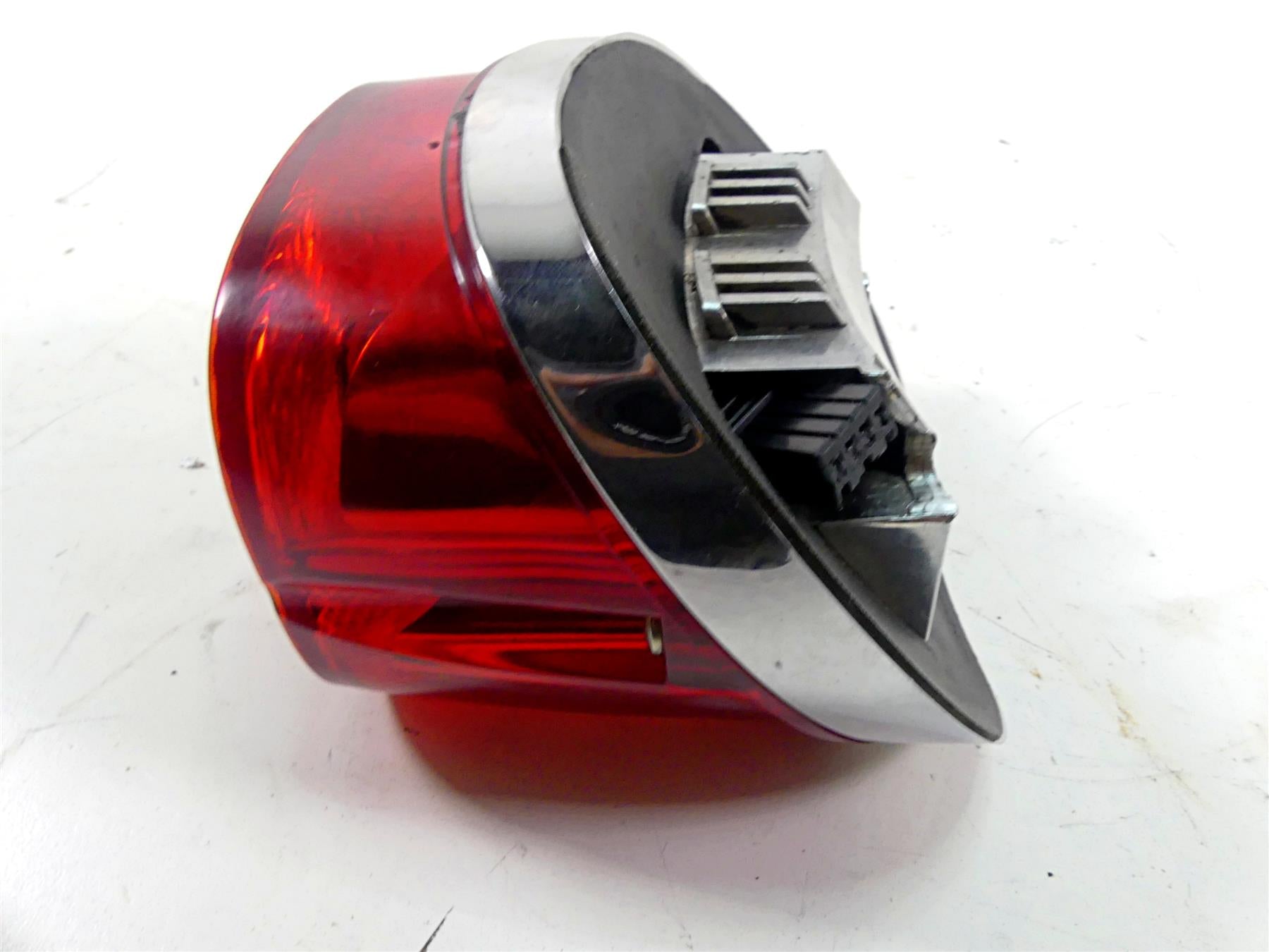 2002 Harley FLSTCI Softail Heritage Complete Taillight Tail Light Lens 68140-04 {{ shop.shopifyCountryName }} - Mototech271