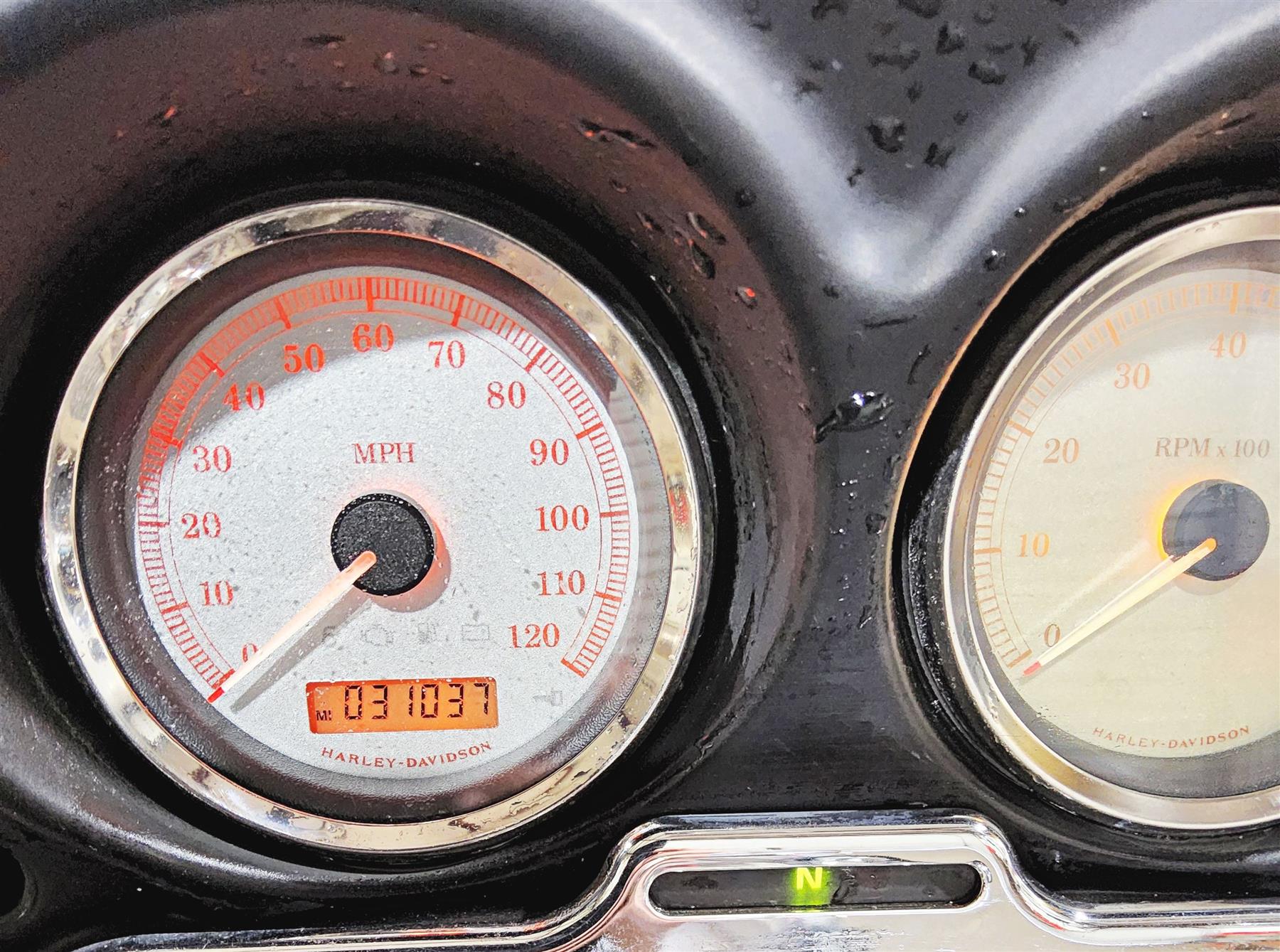 2006 Harley Touring FLHXI Street Glide Speedometer Tach Gauges Set Read 67261-08 {{ shop.shopifyCountryName }} - Mototech271
