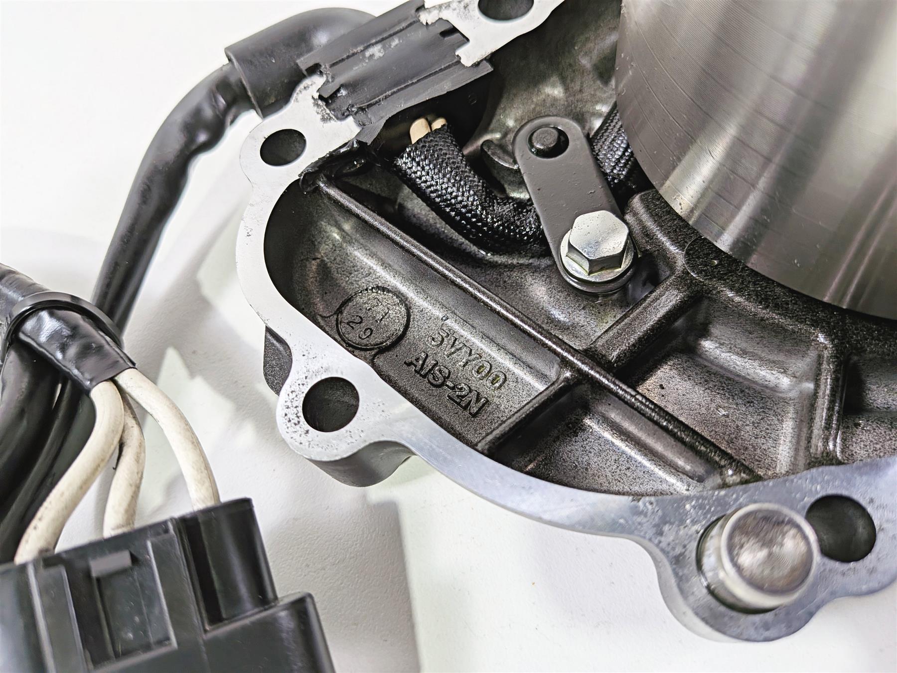 2008 Yamaha YZF R1 RN19 Stator Rotor & Engine Side Cover 2D1-81410-10-00 {{ shop.shopifyCountryName }} - Mototech271