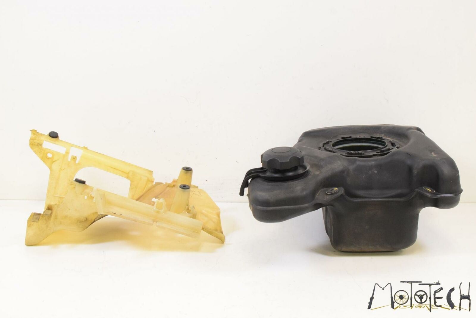 2016 Honda TRX500 FA 4x4 Foreman Fuel Gas Petrol Tank Reservoir 17510-HR3-A21 {{ shop.shopifyCountryName }} - Mototech271