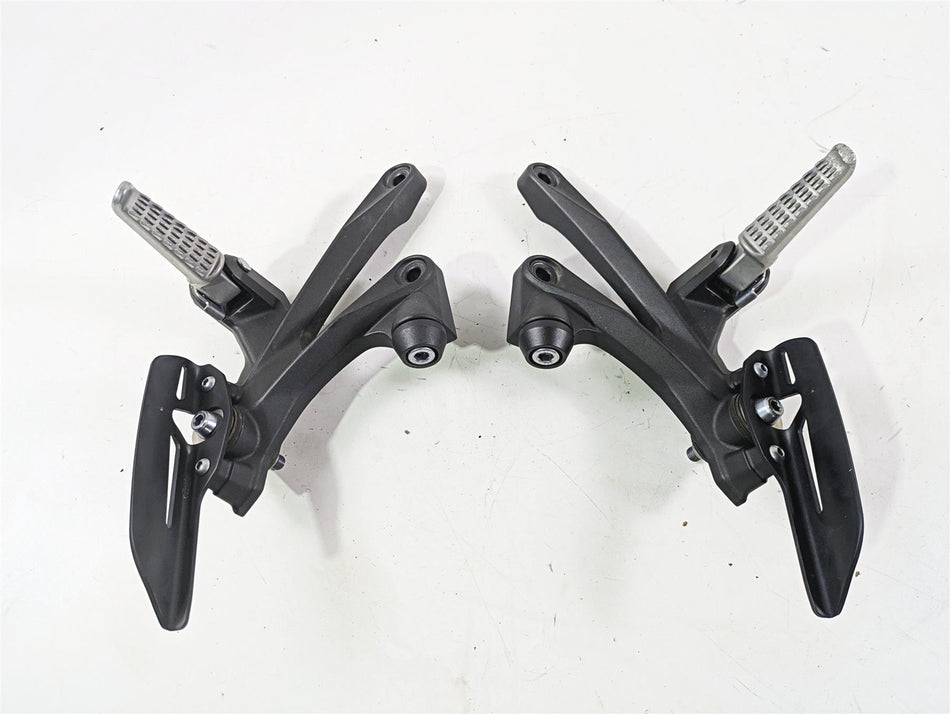 2023 Kawasaki ZX1400 ZX14R Ninja Rear Passenger Foot Peg Set 35063-0782-18R {{ shop.shopifyCountryName }} - Mototech271