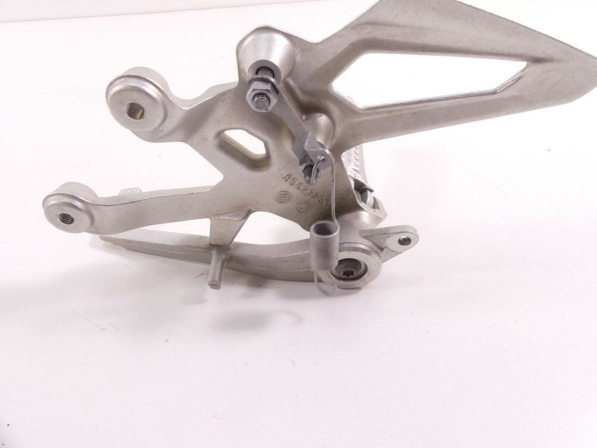 2019 BMW S1000R K47 Right Rider Footpeg Foot Peg & Brake Pedal 46718562398 {{ shop.shopifyCountryName }} - Mototech271