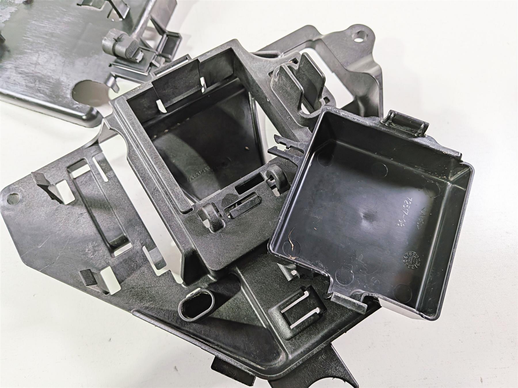 2011 Harley Touring FLHTCU CVO Electra Glide Battery Electric Tray Set 66281-09B-Mototech271