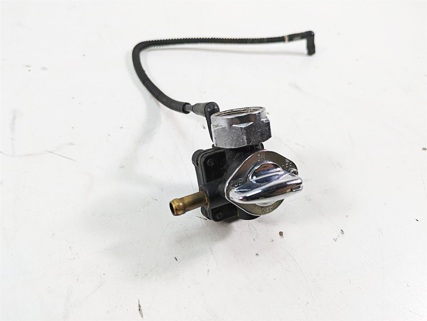 1999 Harley Dyna FXDL Low Rider Fuel Gas Petrol Valve Petcock 61338-94D