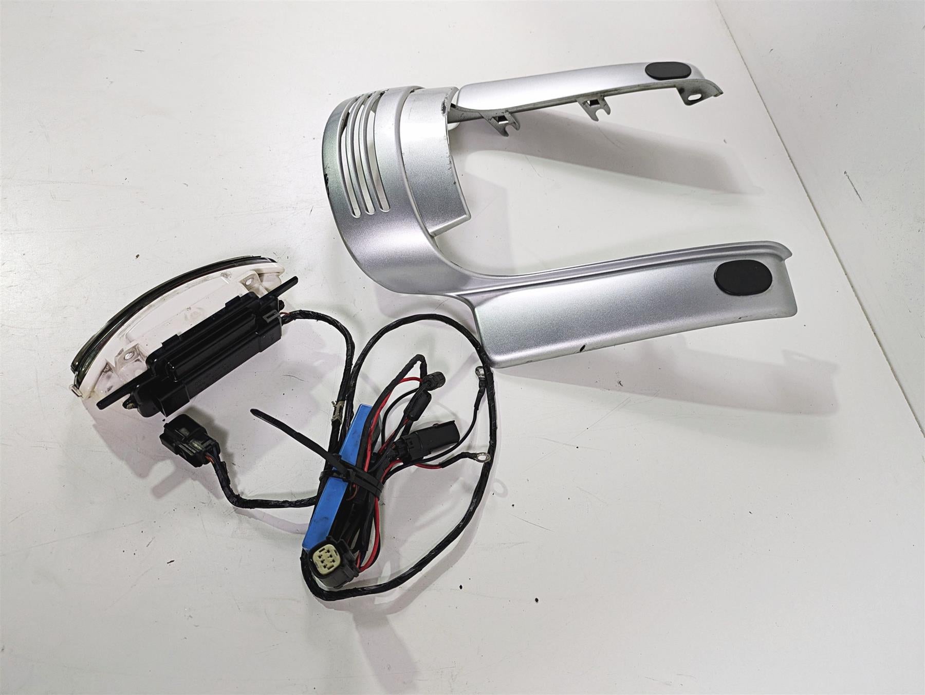 2010 Harley Touring FLHX Street Glide Rear Fender Wing & Led Taillight 59739-09 {{ shop.shopifyCountryName }} - Mototech271